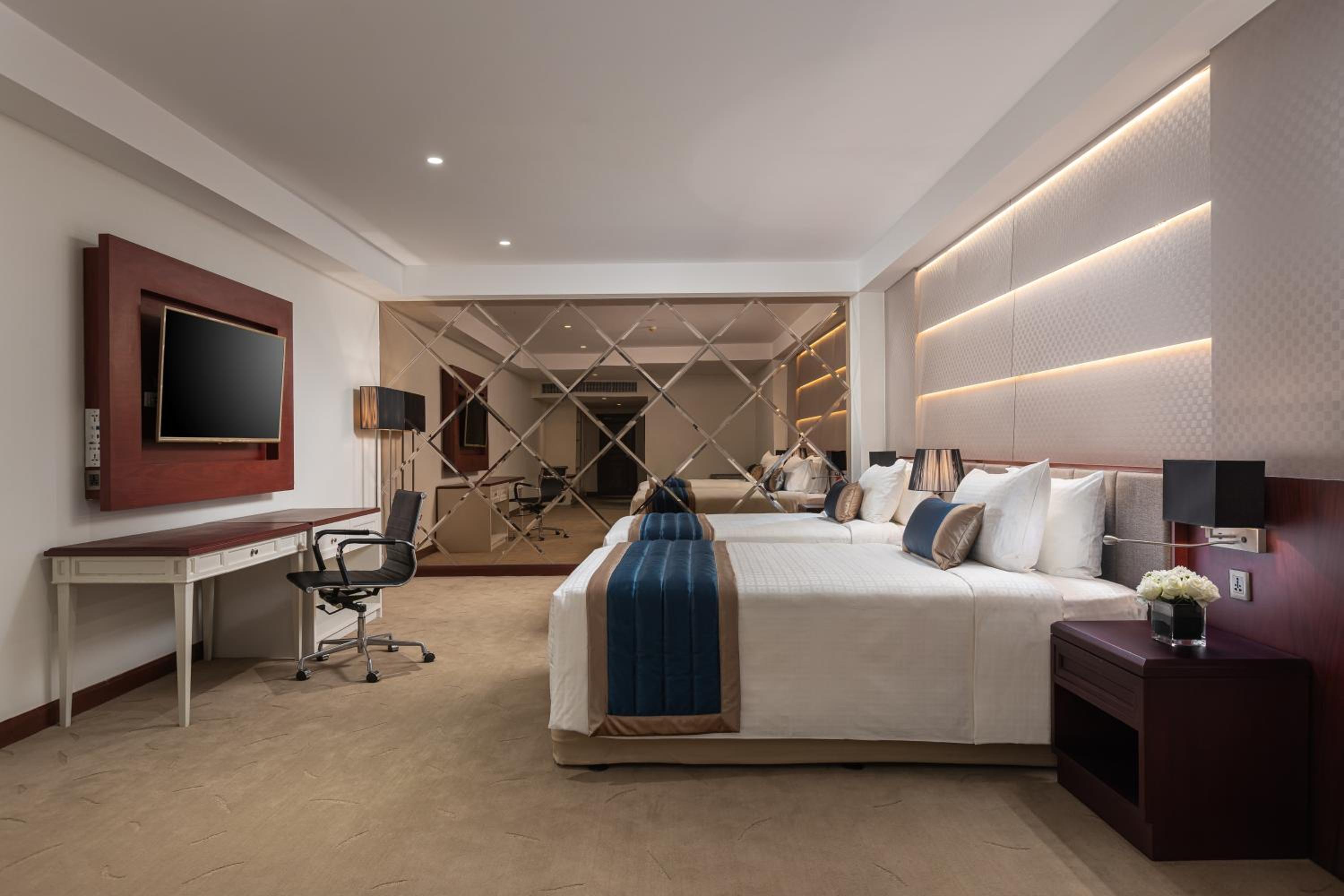 Deluxe Double or Twin Room
