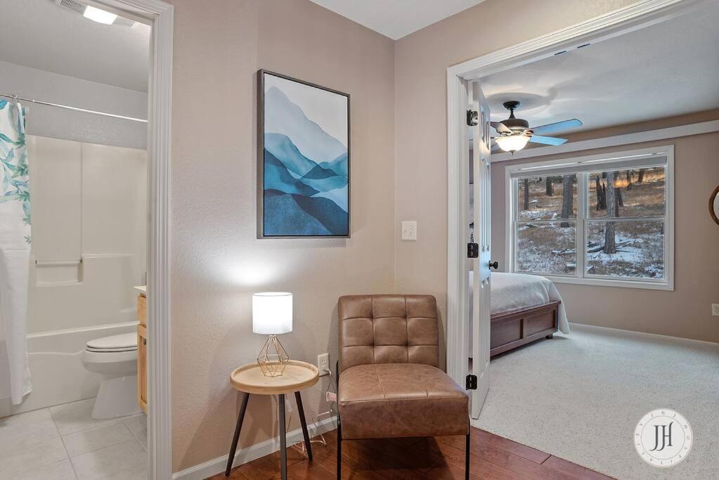 Five-Bedroom House photo 3