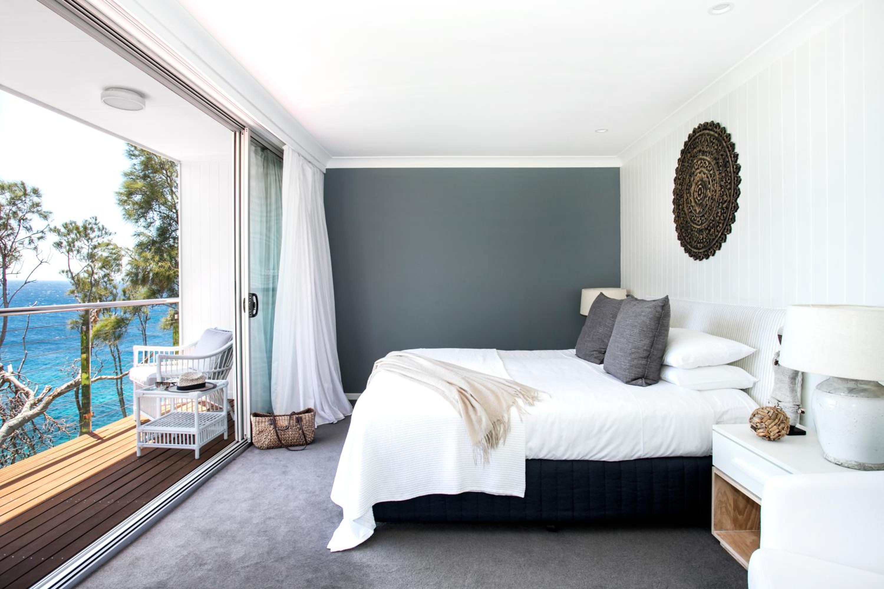 Luxury Suite with Sea and Pools Views