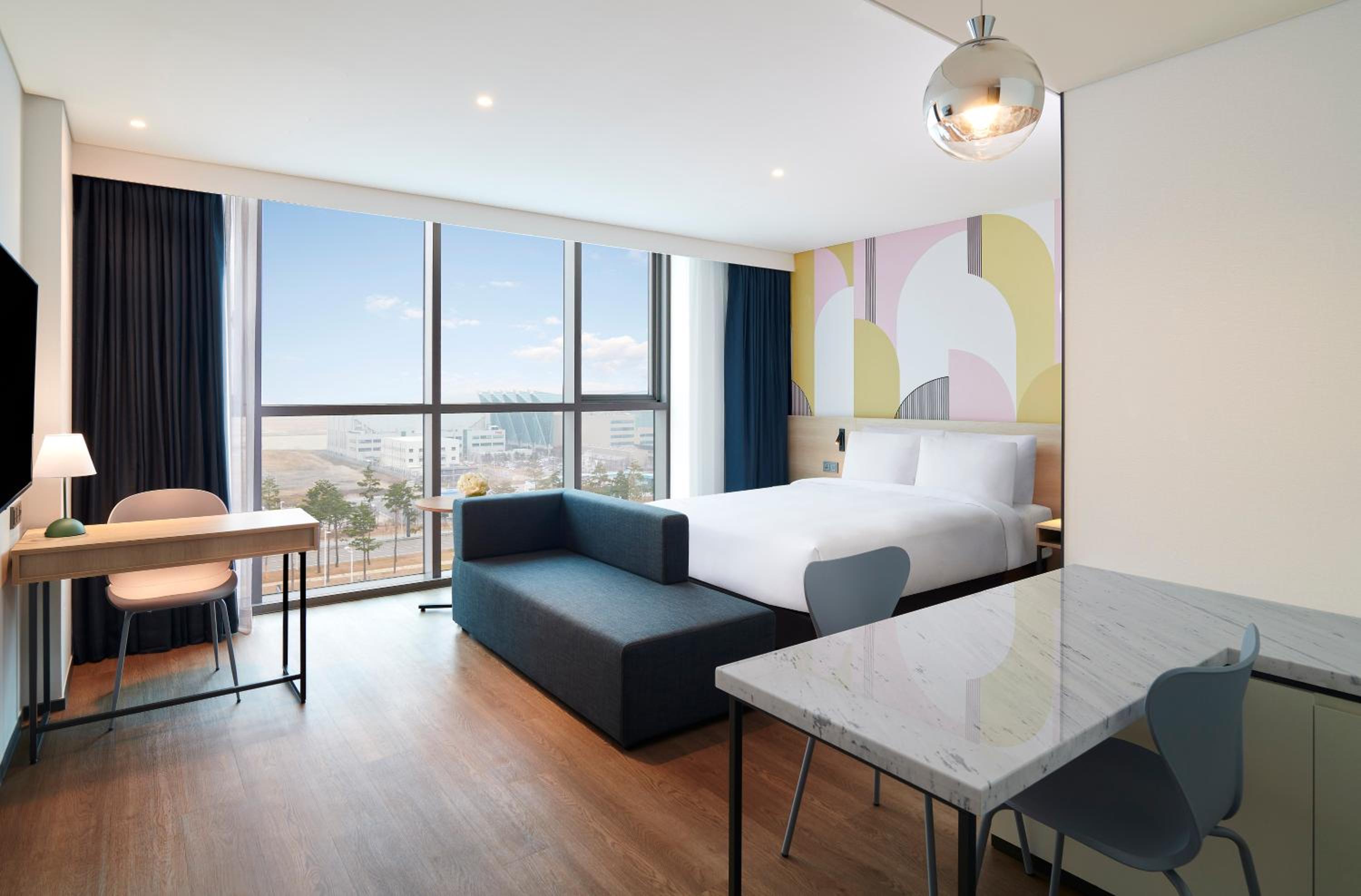 Superior Suite with one double bed - Photo 2