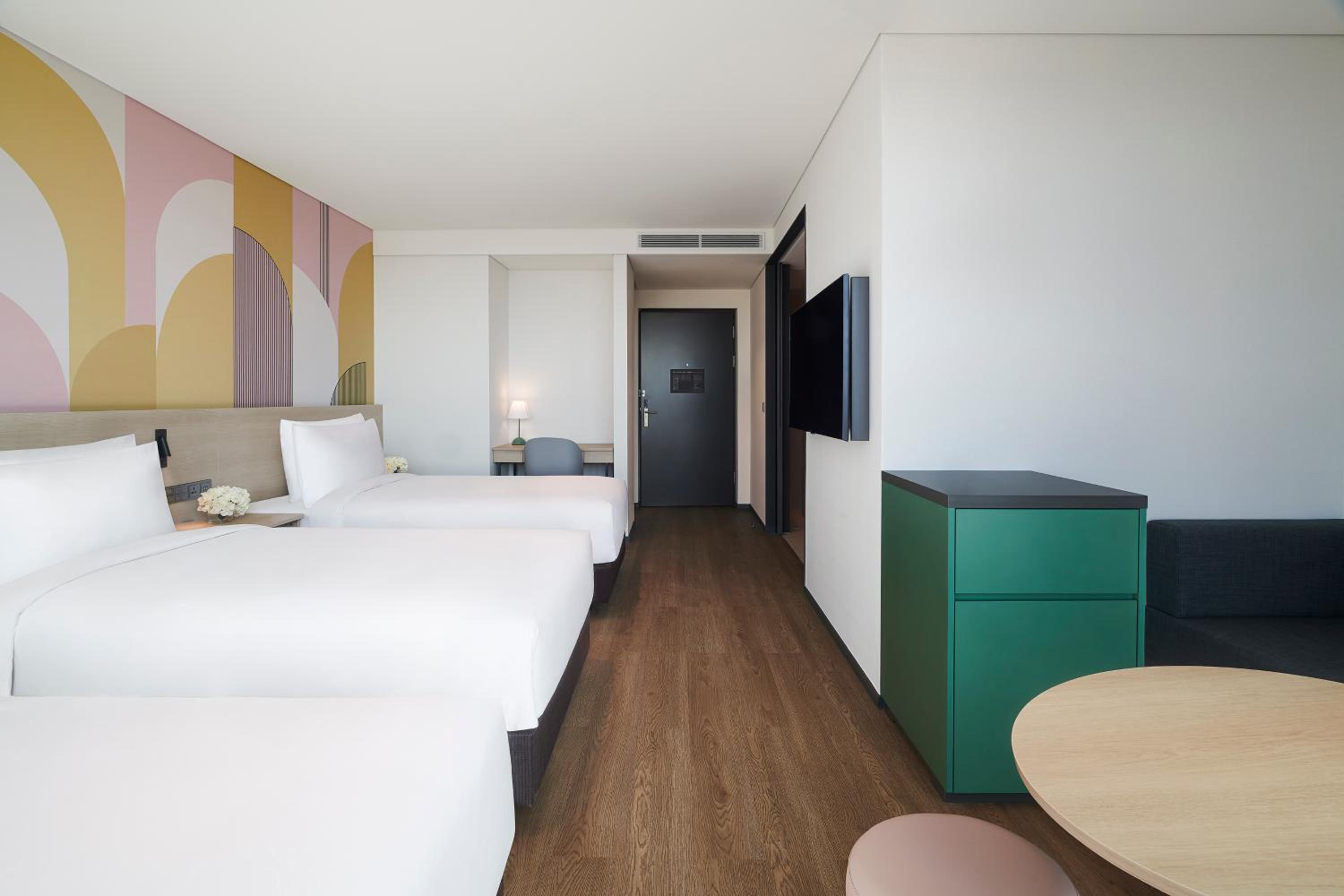 Superior Suite with Three Single Beds - Photo 3