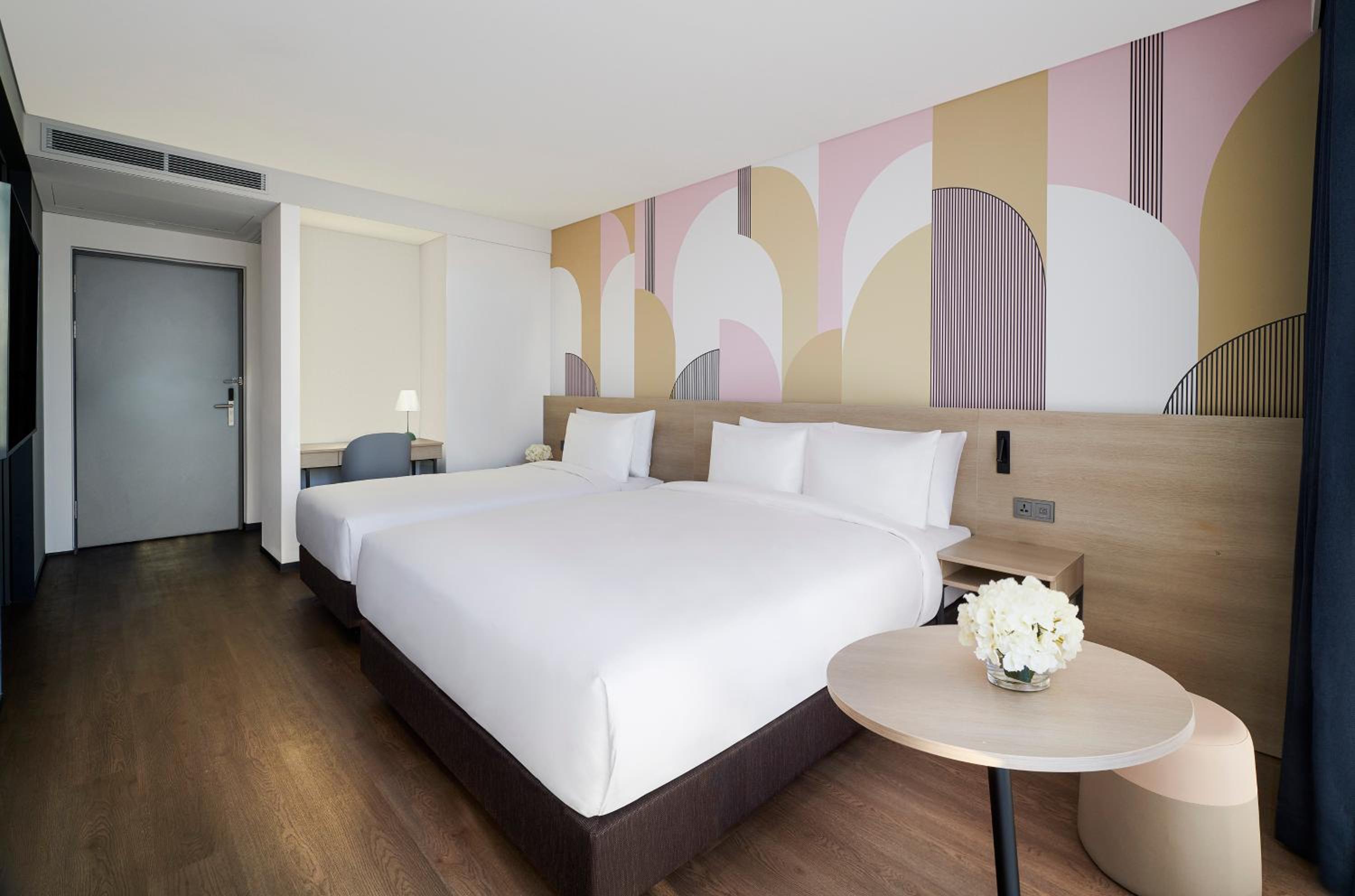 Superior Suite with One Double Bed and One Single Bed - Photo 3