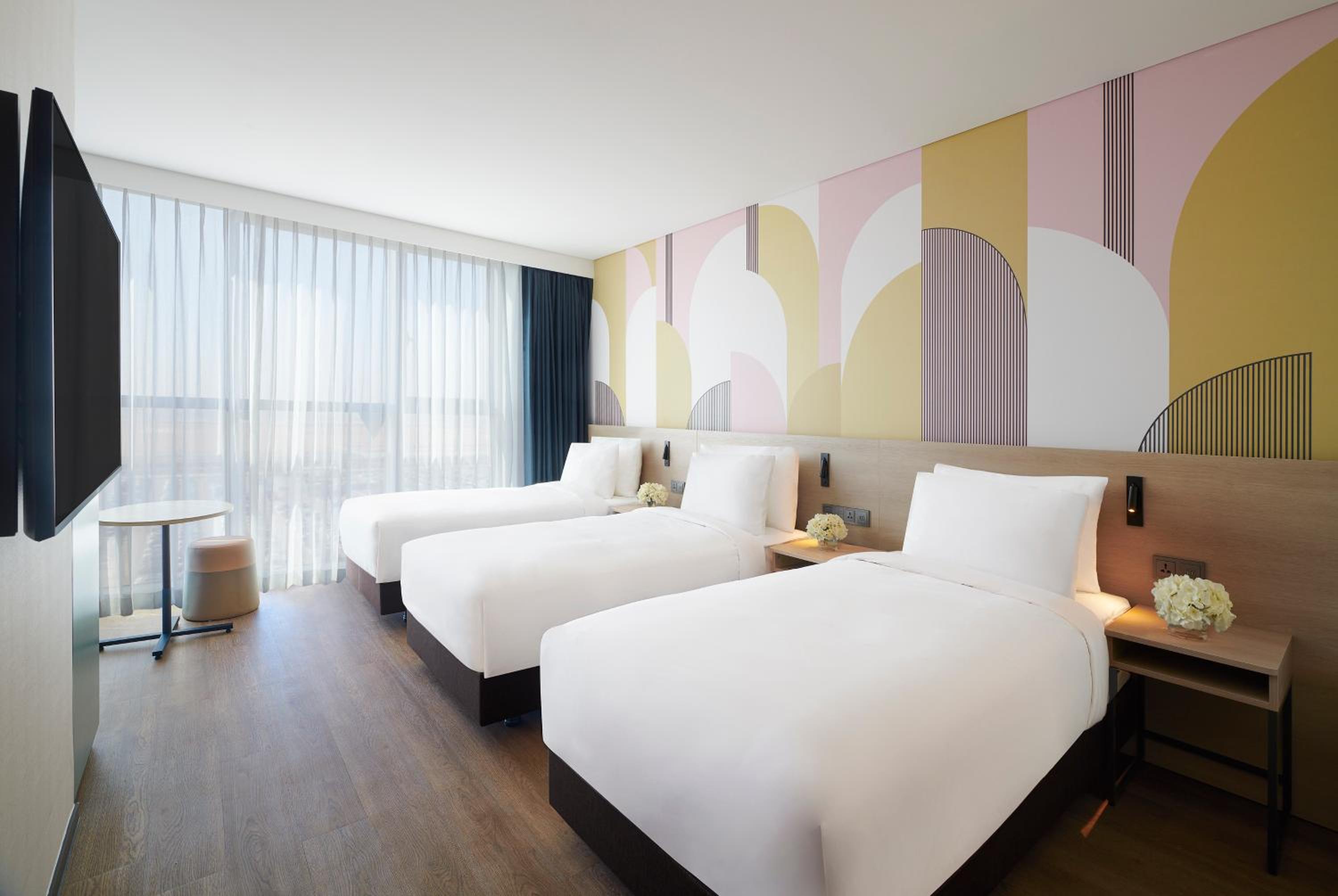 Superior Suite with Three Single Beds - Photo 2