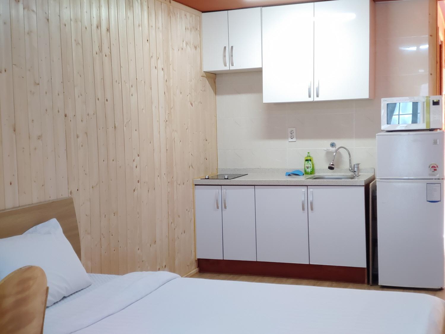 Twin Room - Photo 8