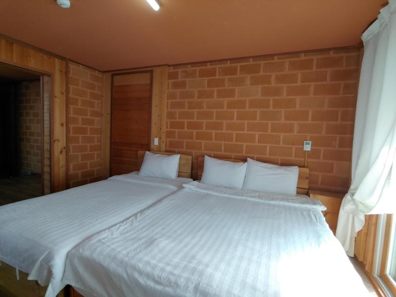 Family Room - Photo 11