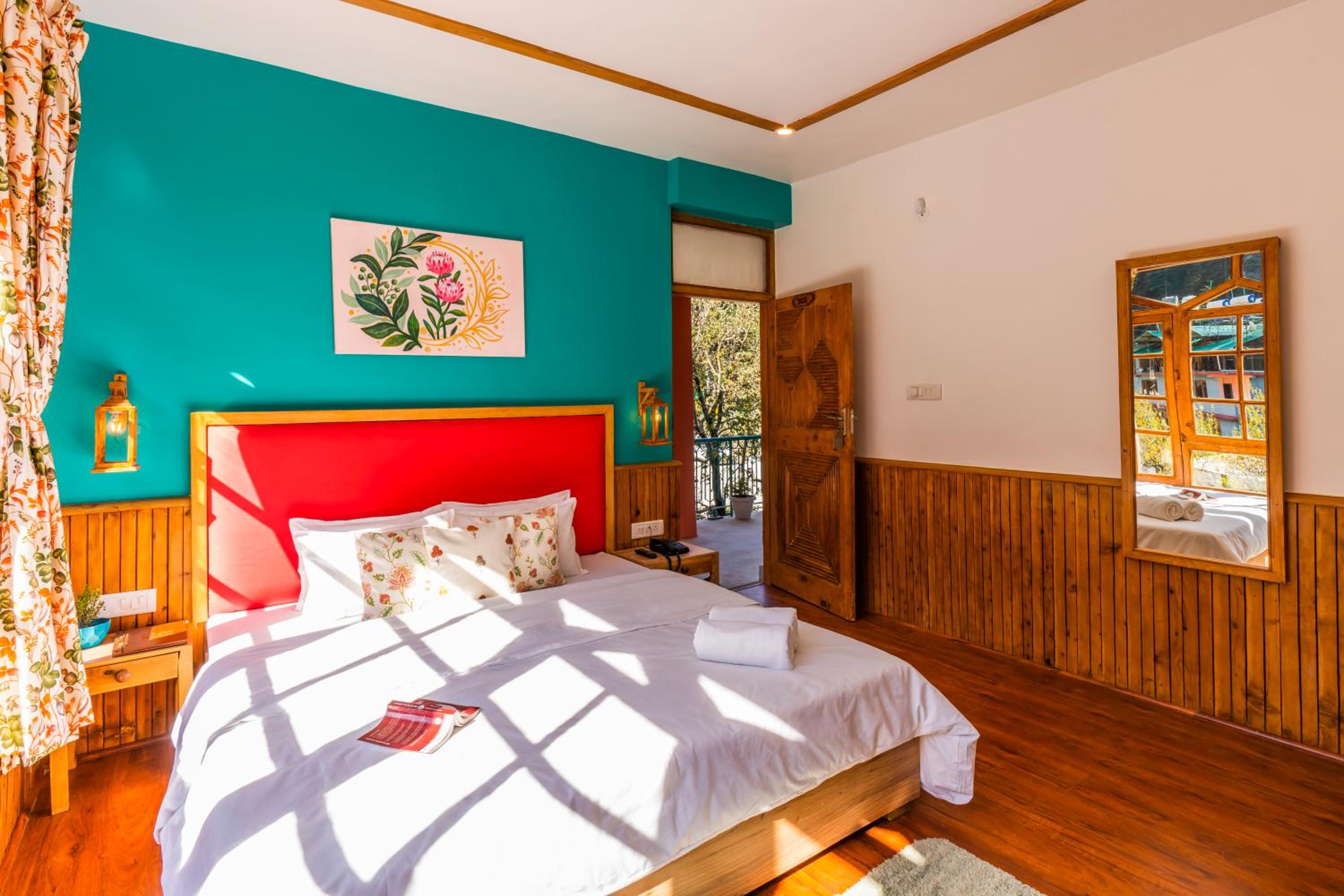Deluxe Room - Photo 5