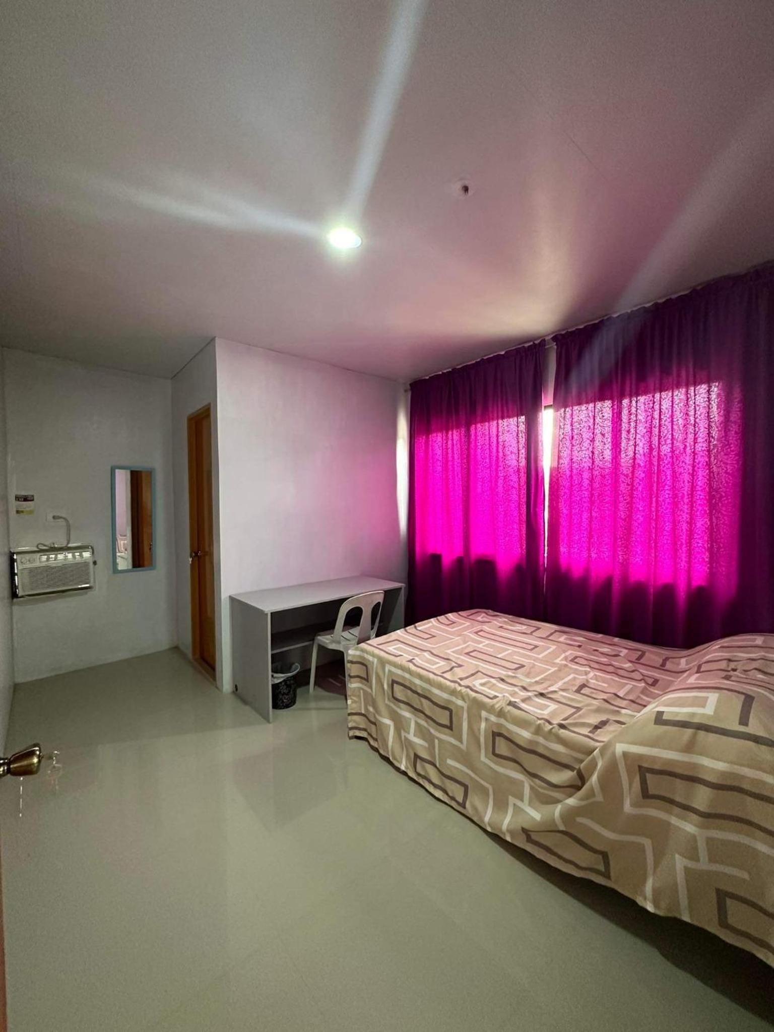 Family Room - Photo 2