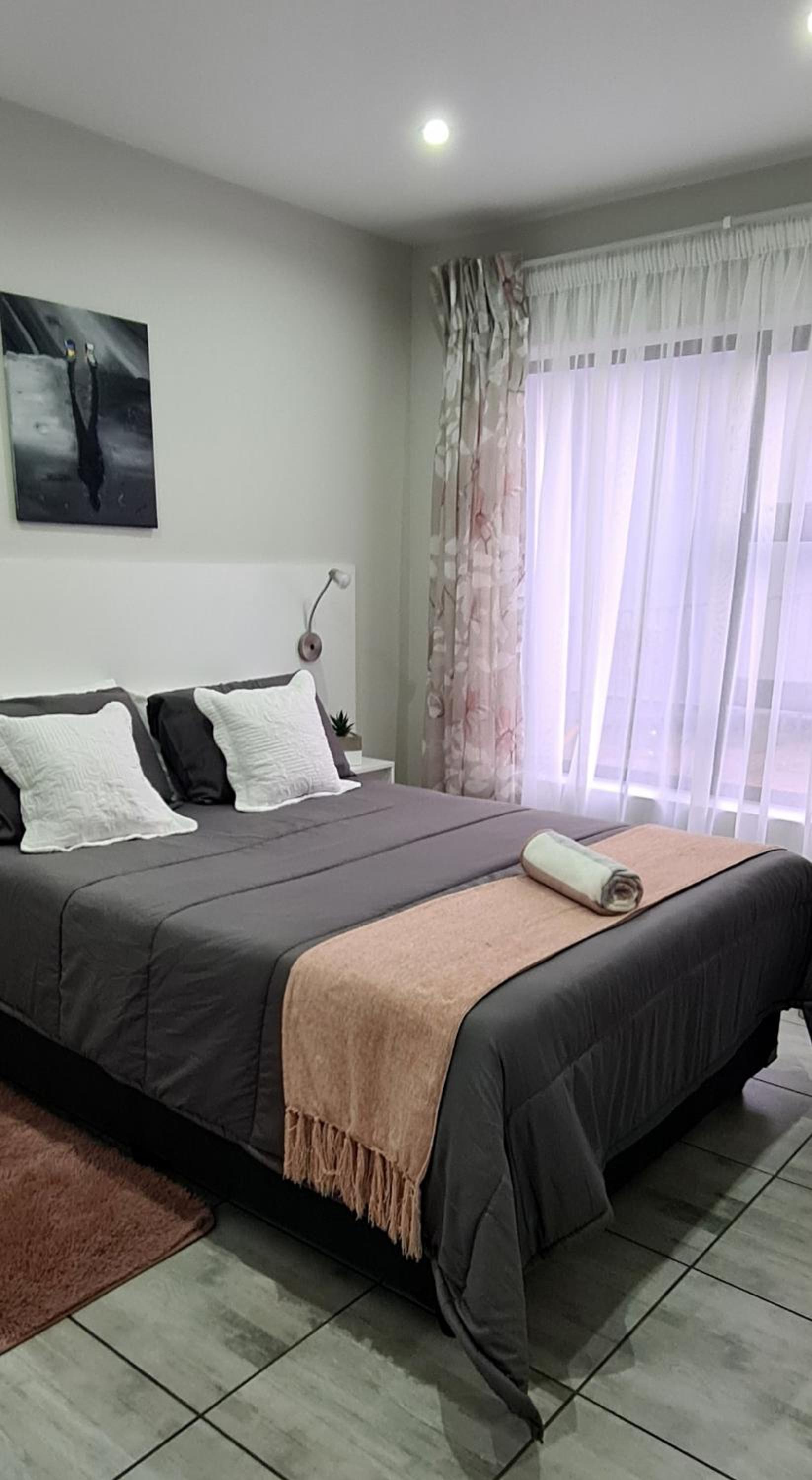 One-Bedroom Apartment - Photo 9