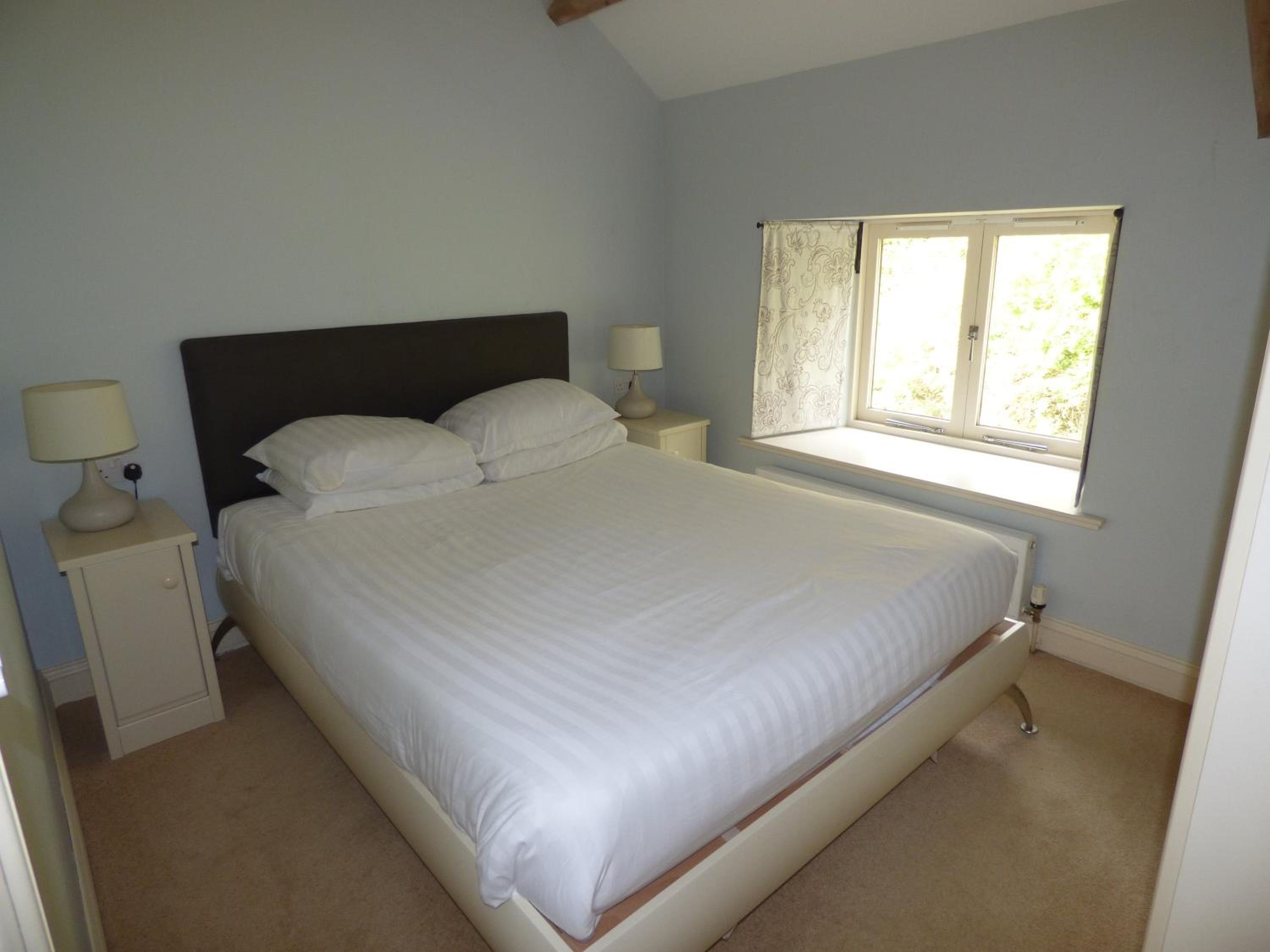 Three-Bedroom House photo 3