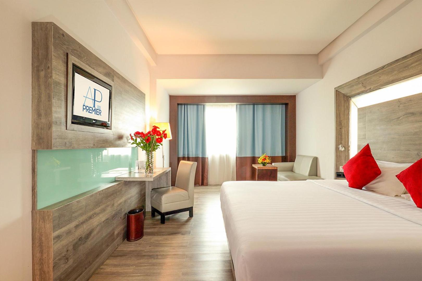 Deluxe King Room - Photo 1