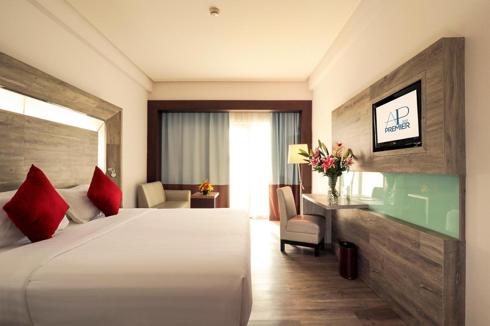 Premier King Room - Photo 1