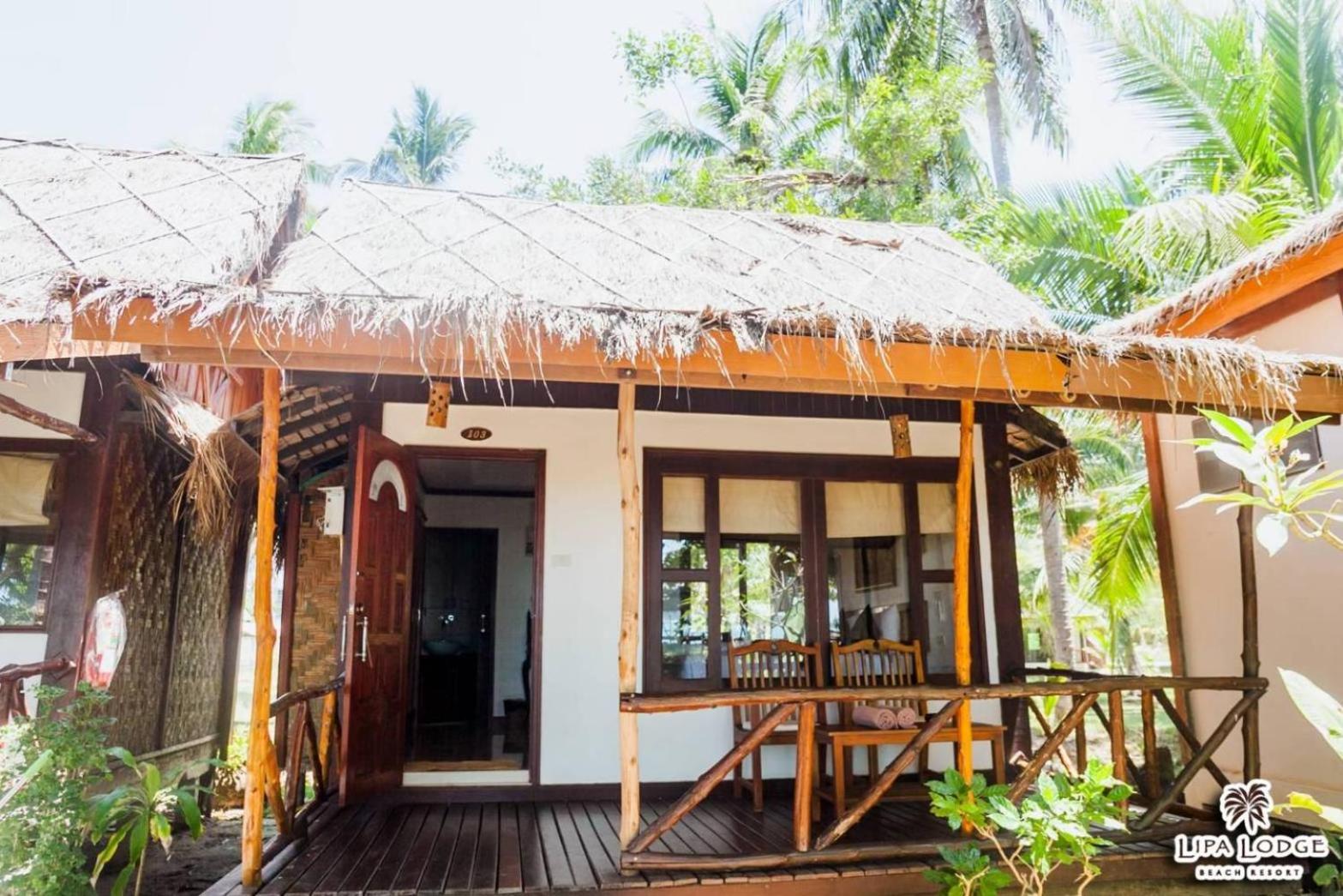 Superior Bungalow - Photo 7