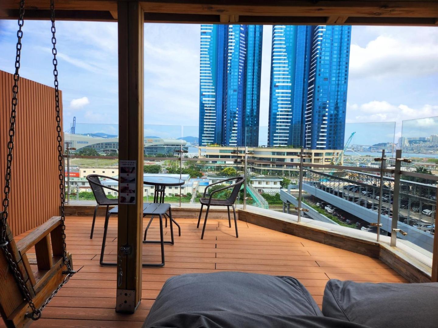 Deluxe Double Room with Balcony with Free access to Rooftop pool - Photo 12
