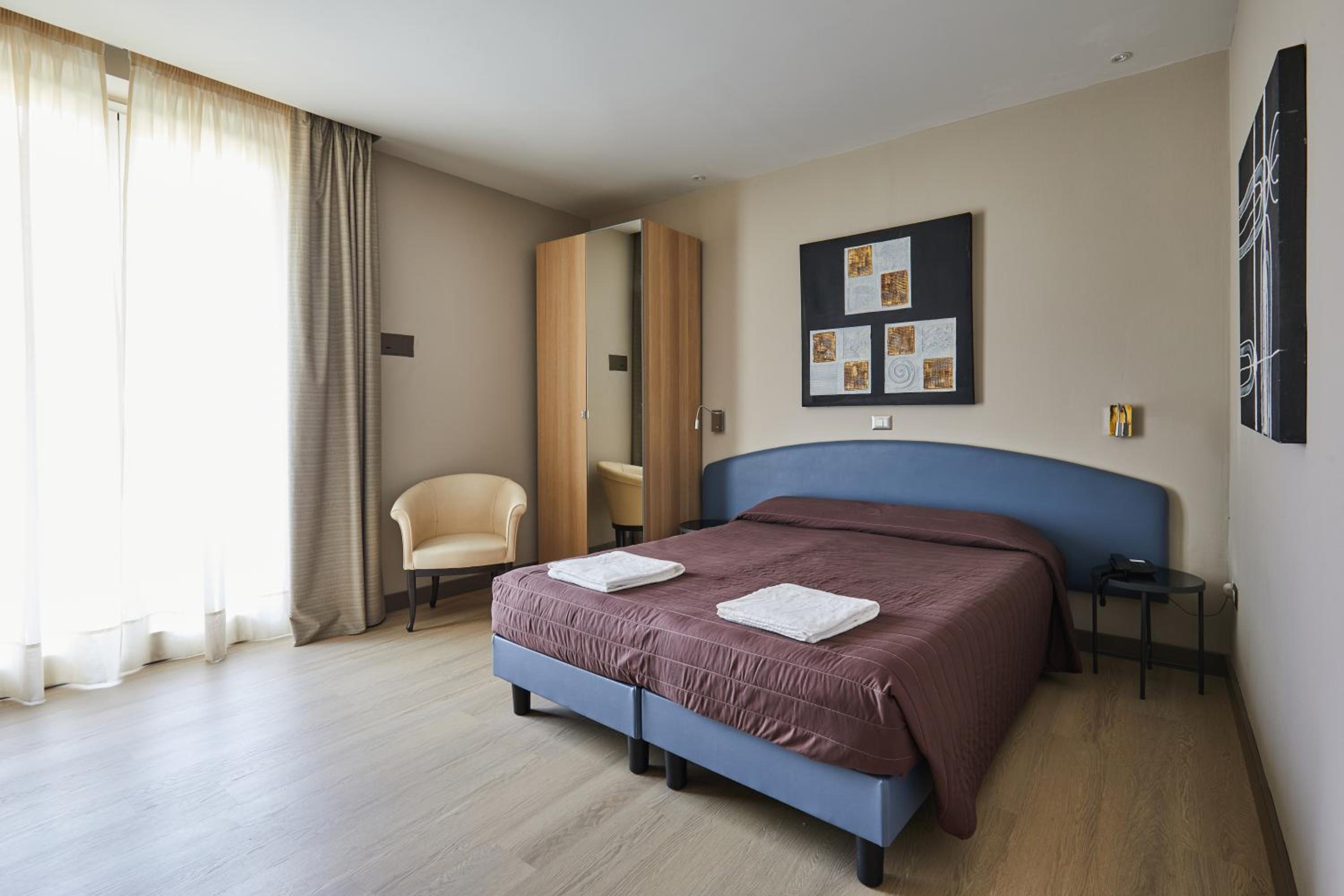 Deluxe Double or Twin Room - Photo 1