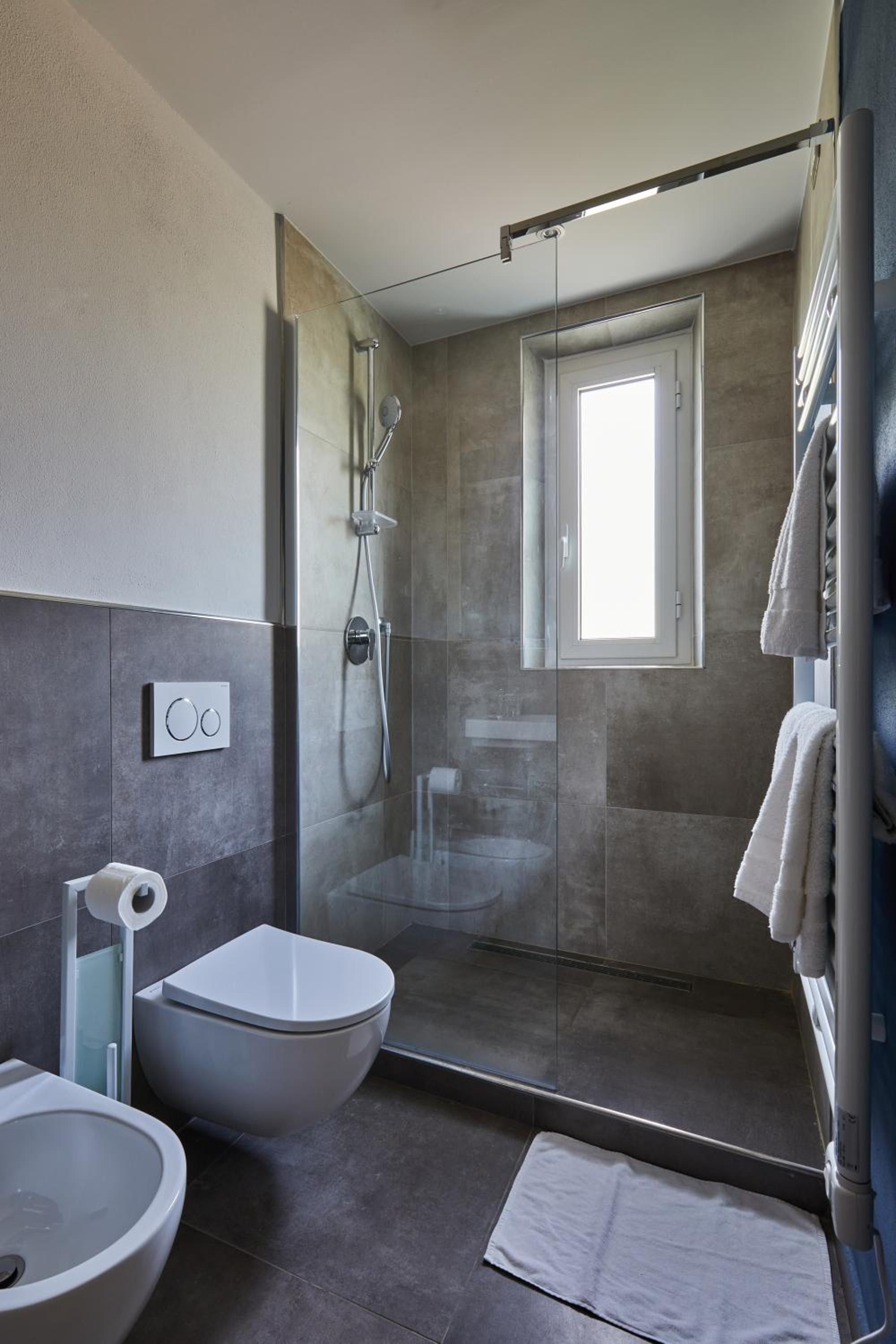 Deluxe Double or Twin Room - Photo 6