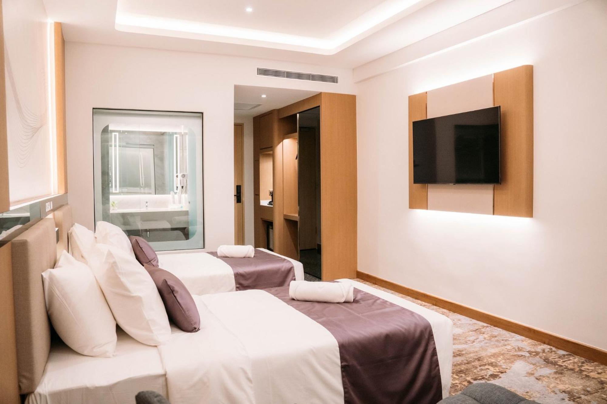 Deluxe Twin Room photo 2