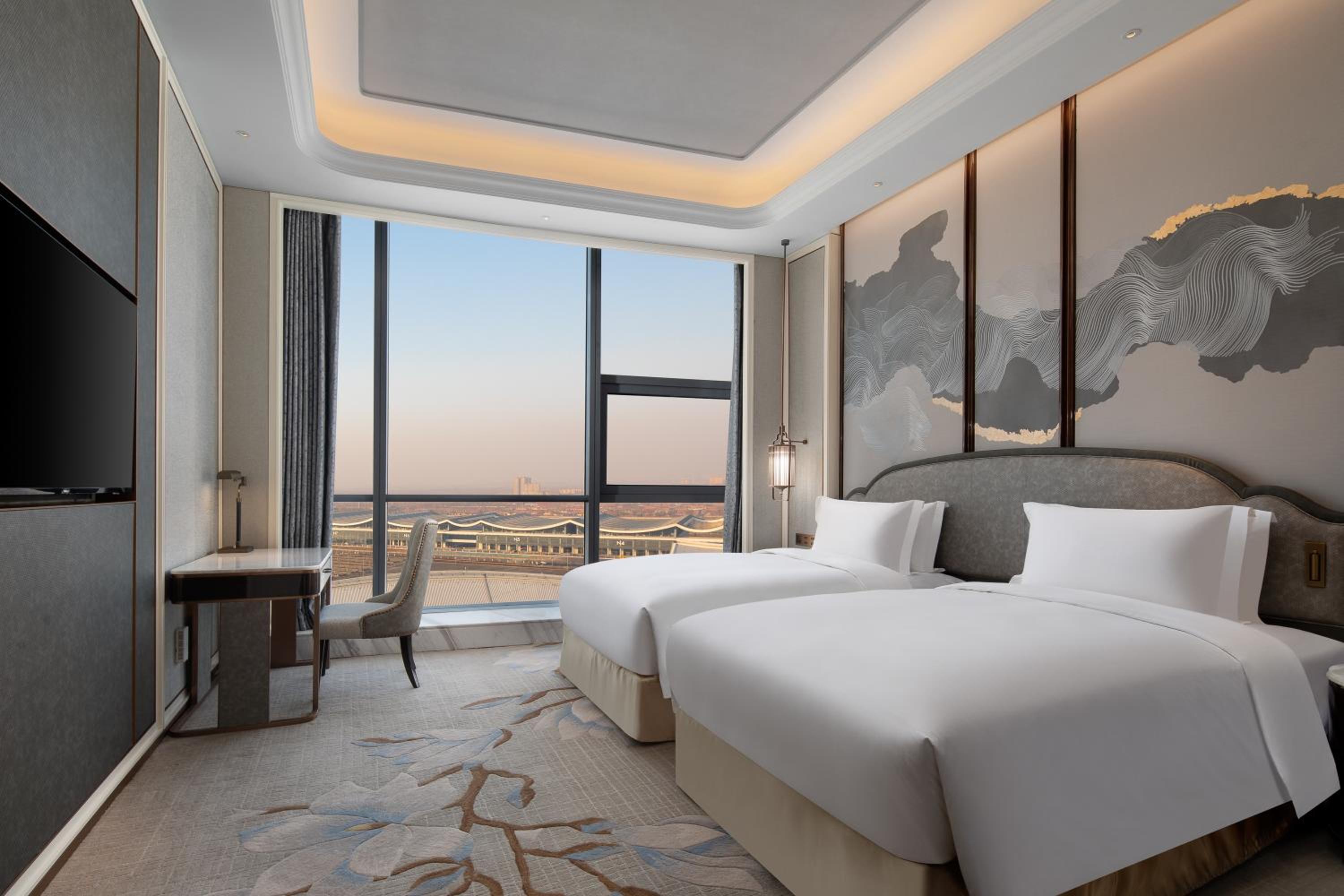 Imperial Suite - Photo 2
