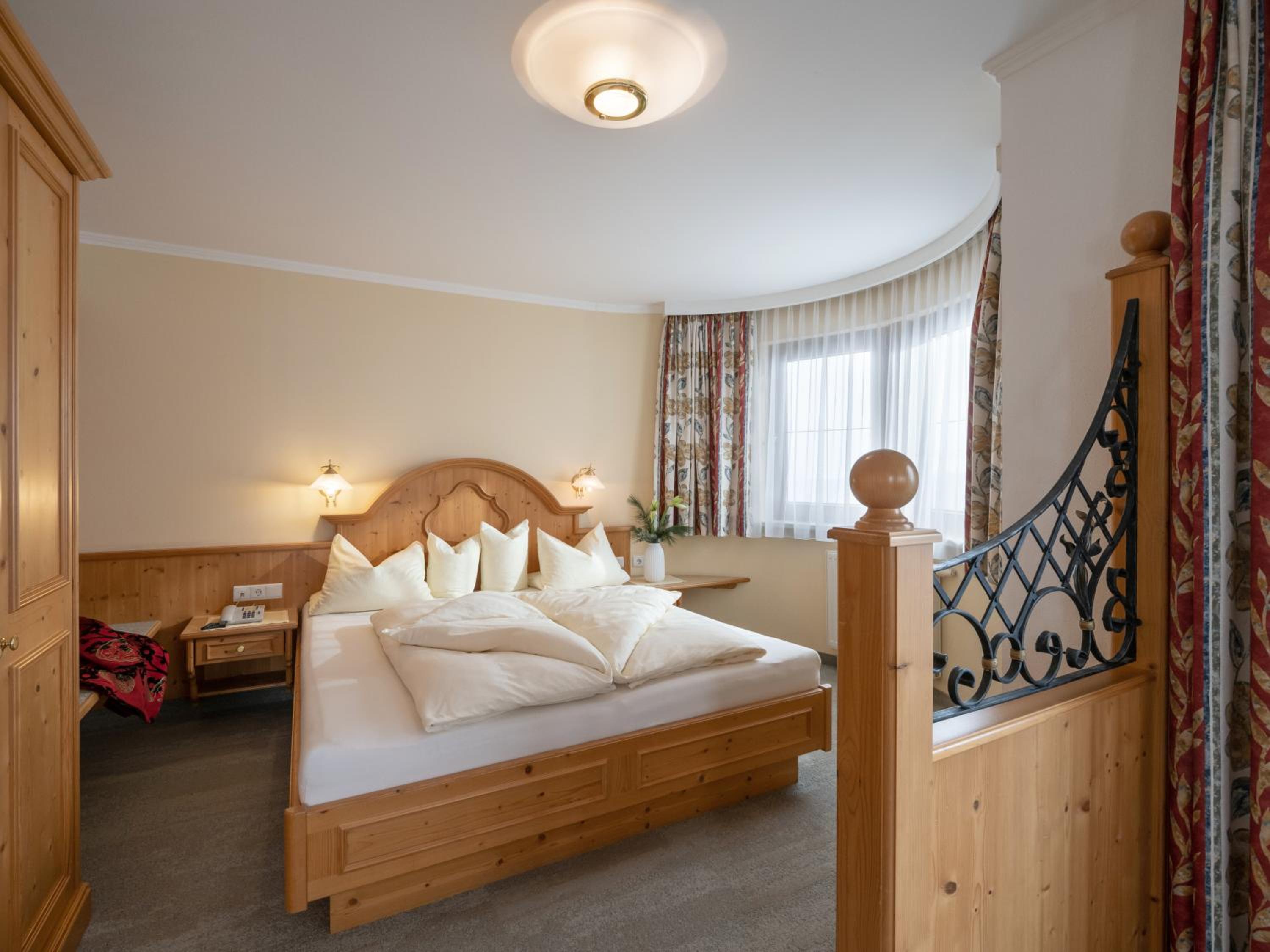 Deluxe Double or Twin Room with Balcony photo 2