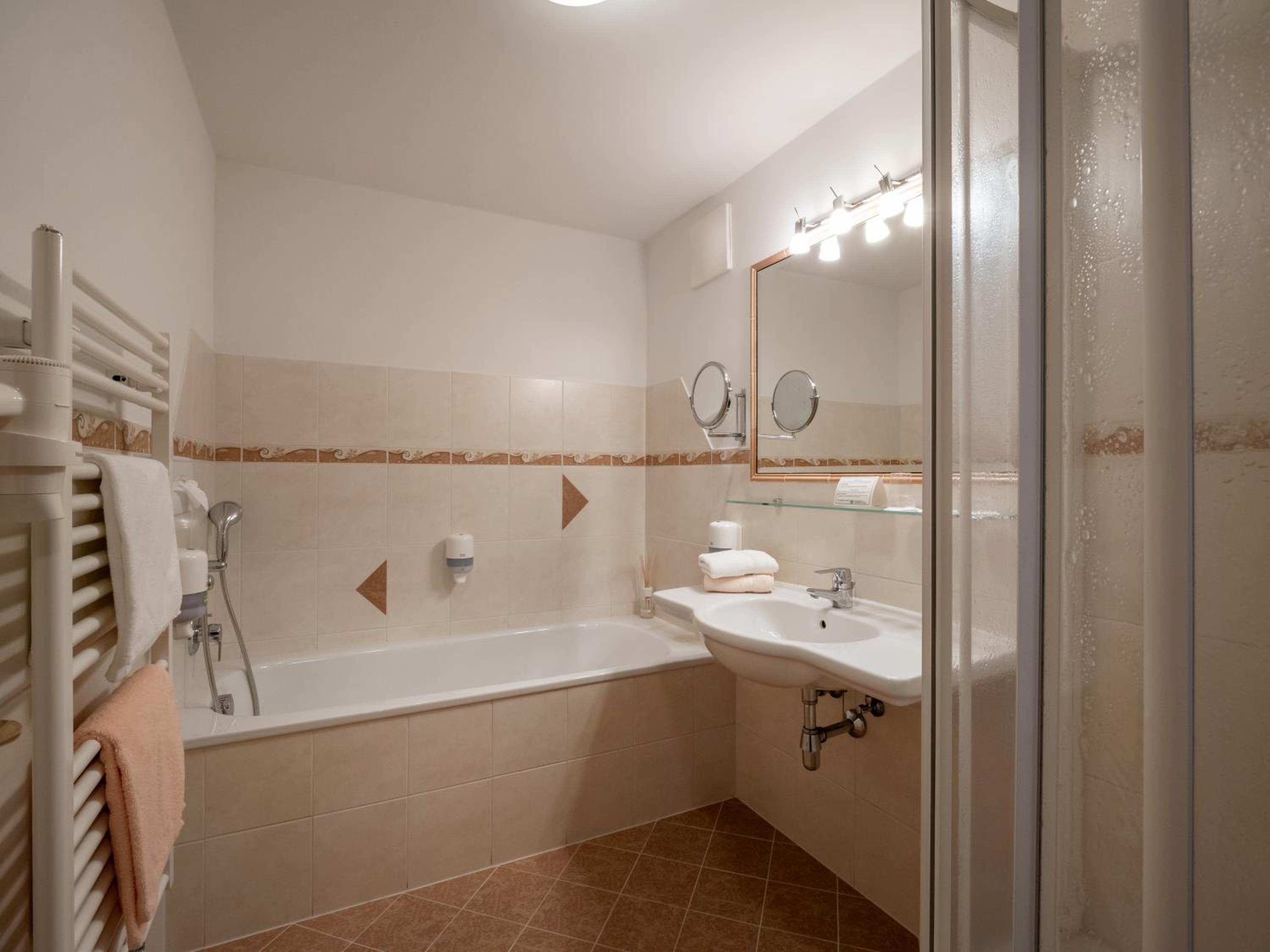 Deluxe Triple Room photo 2