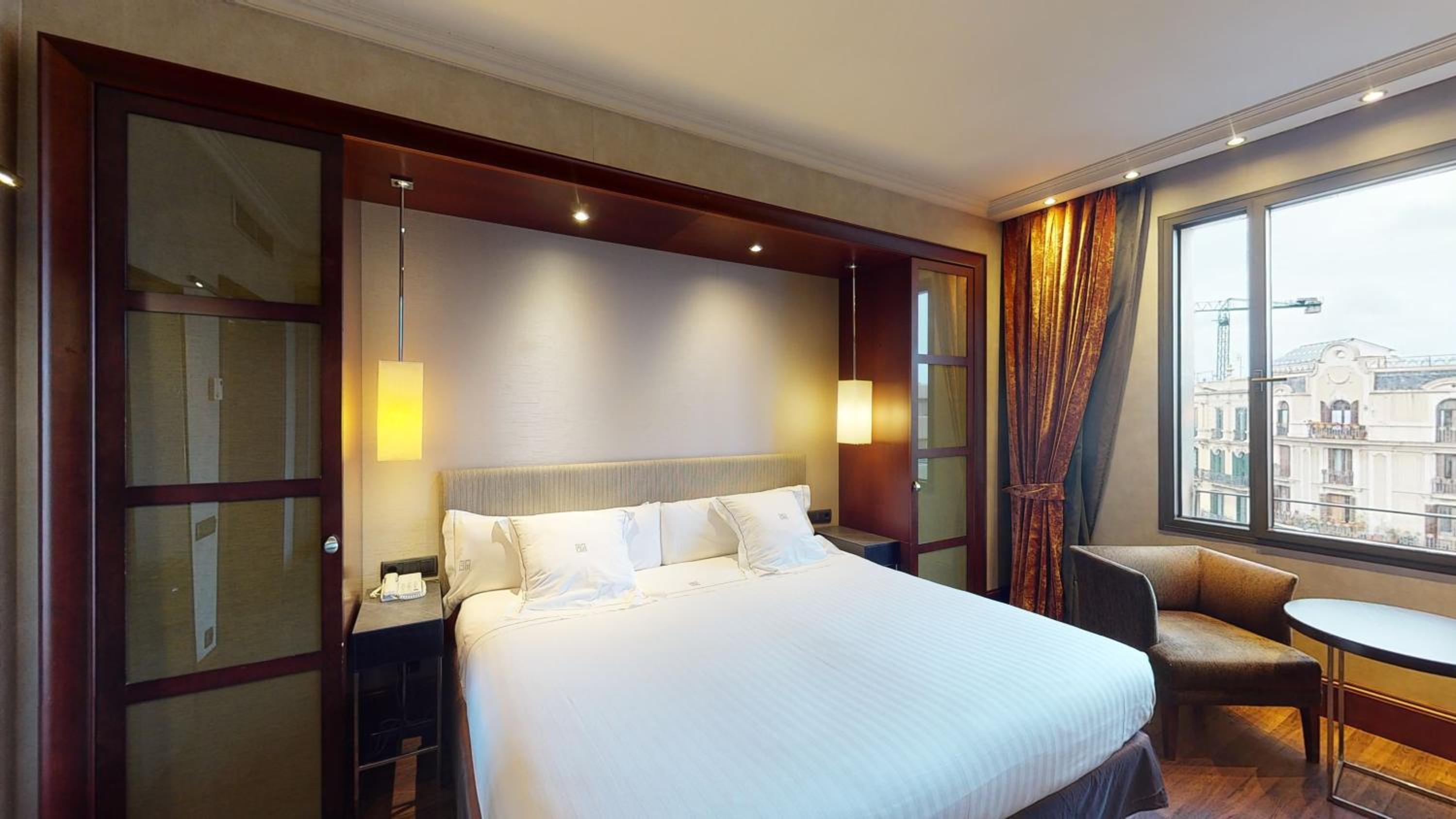Double or Twin Room thumbnail 5