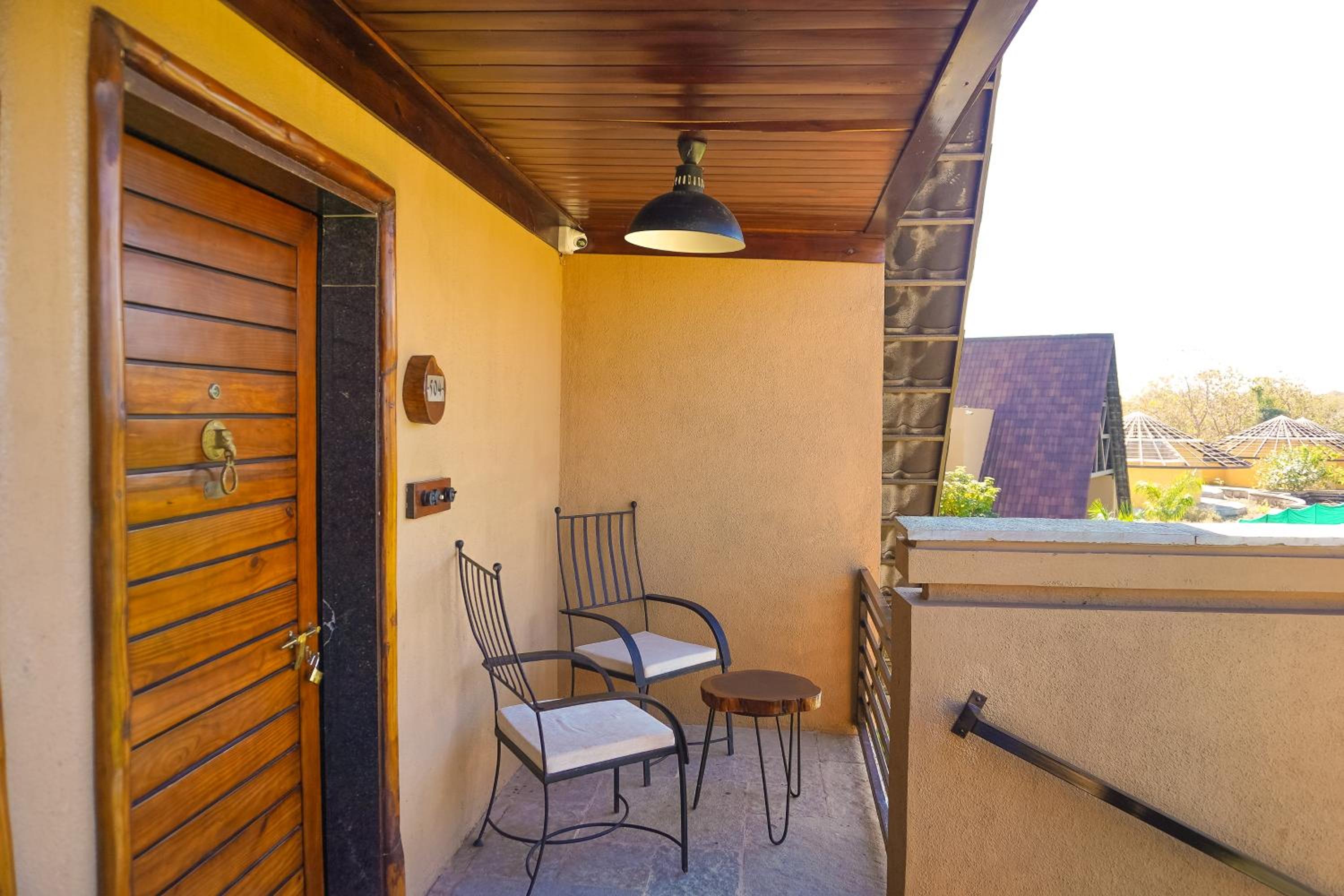 Deluxe Double Room - 20% off on F&B and Laundry photo 2