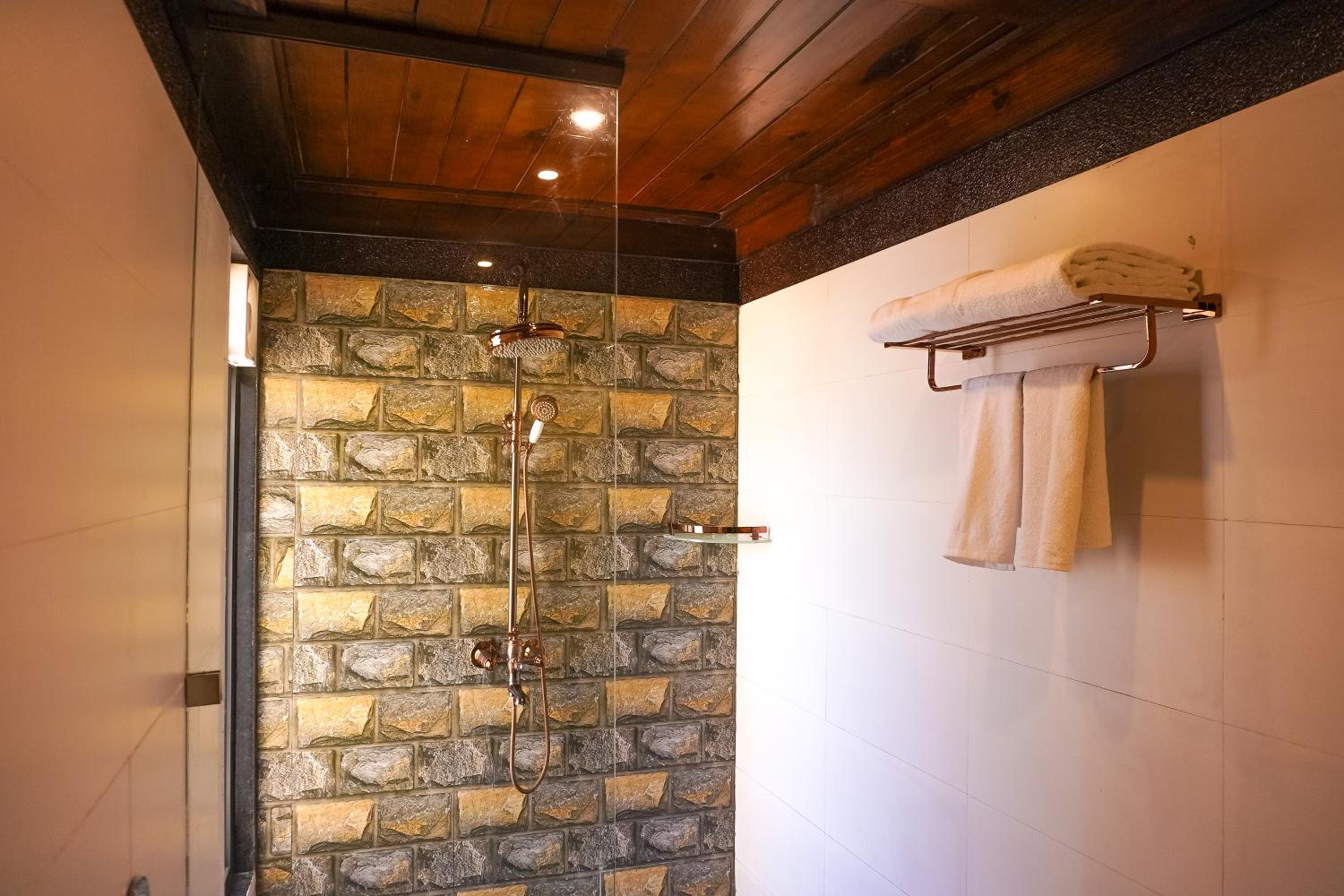 Superior Double Room - 20% off on F&B and Laundry photo 2