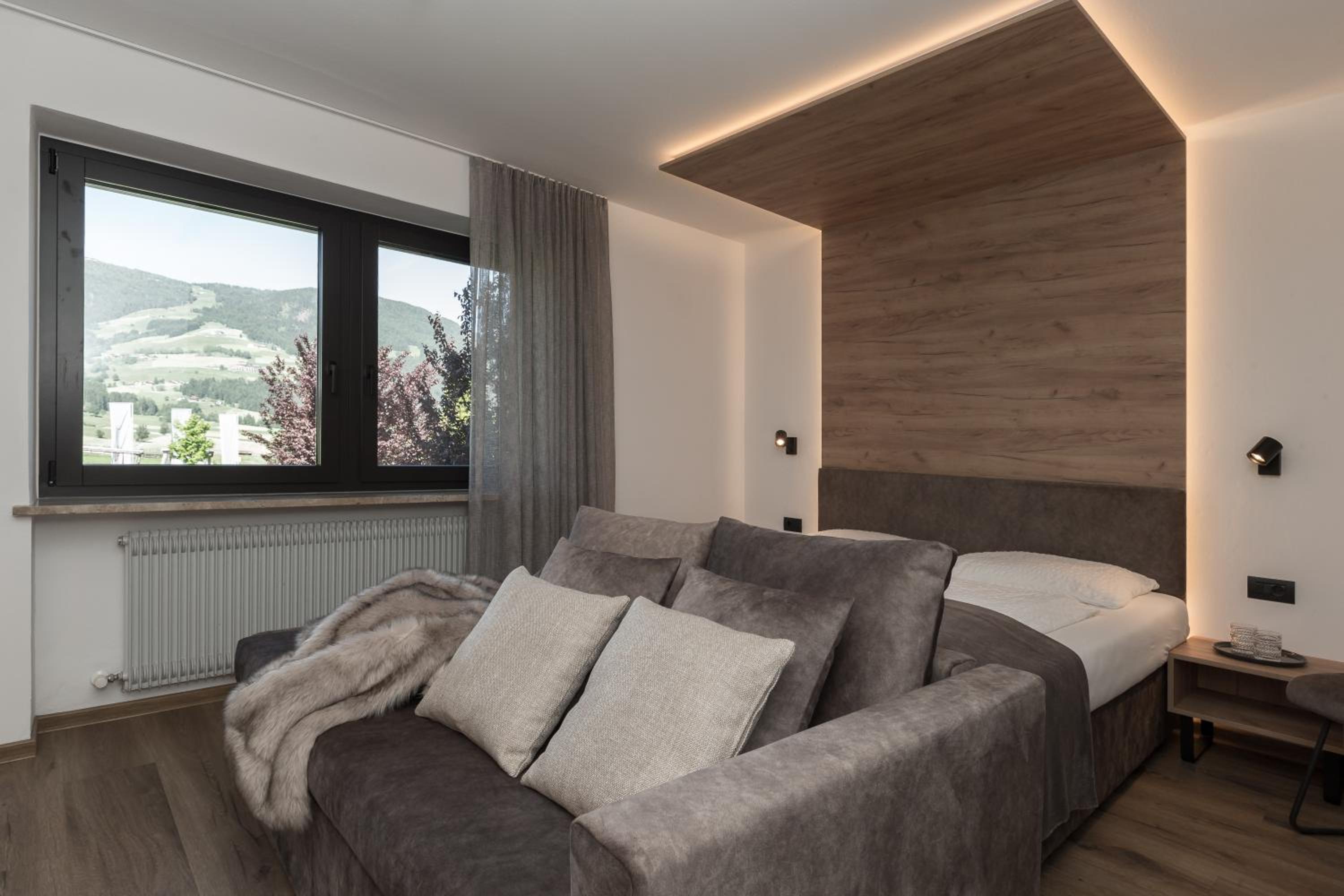 Apartment with Balcony - Photo 8