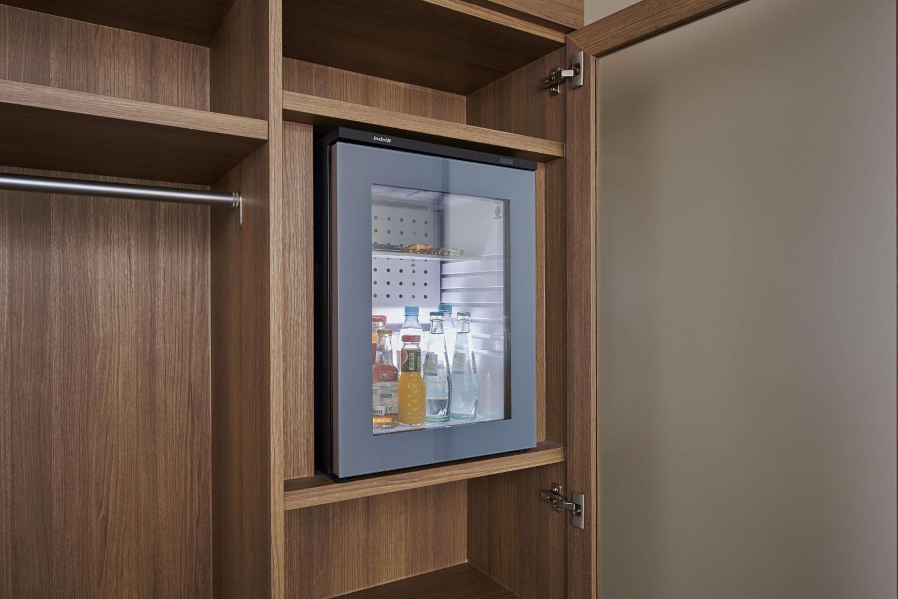 Standard Double or Twin Room with View - Photo 8