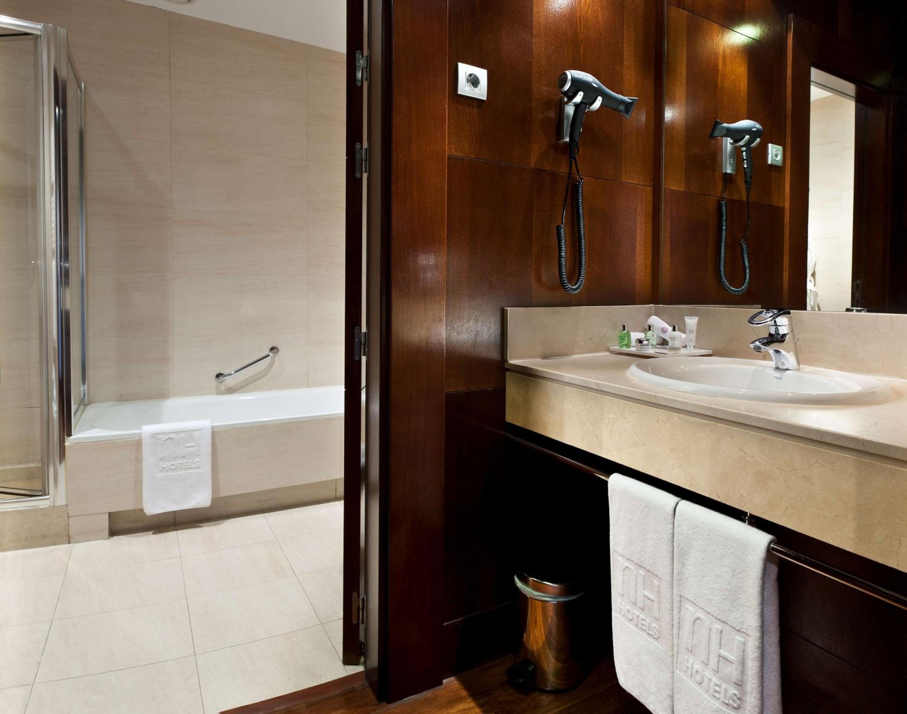 Superior Double or Twin Room - Photo 3