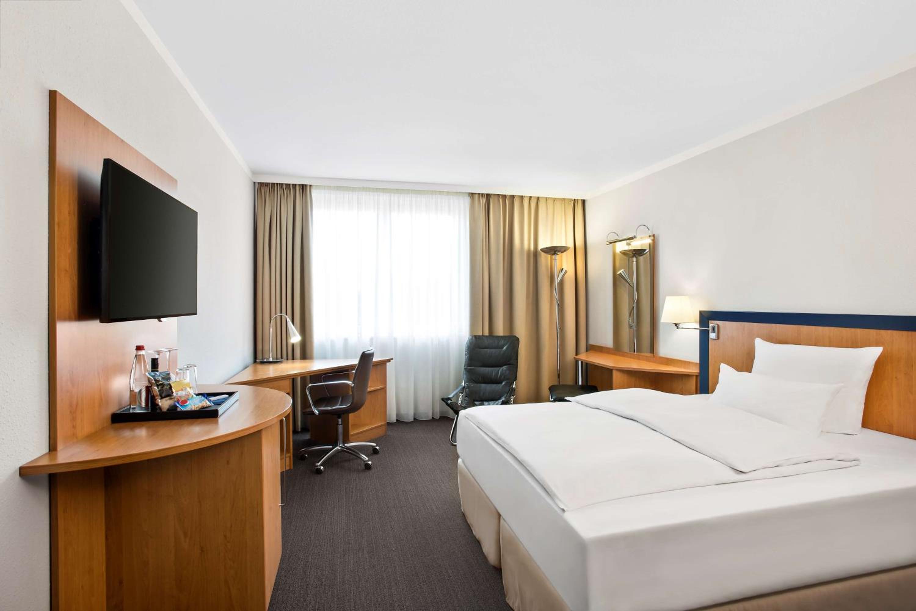 Standard Double or Twin Room - Photo 1