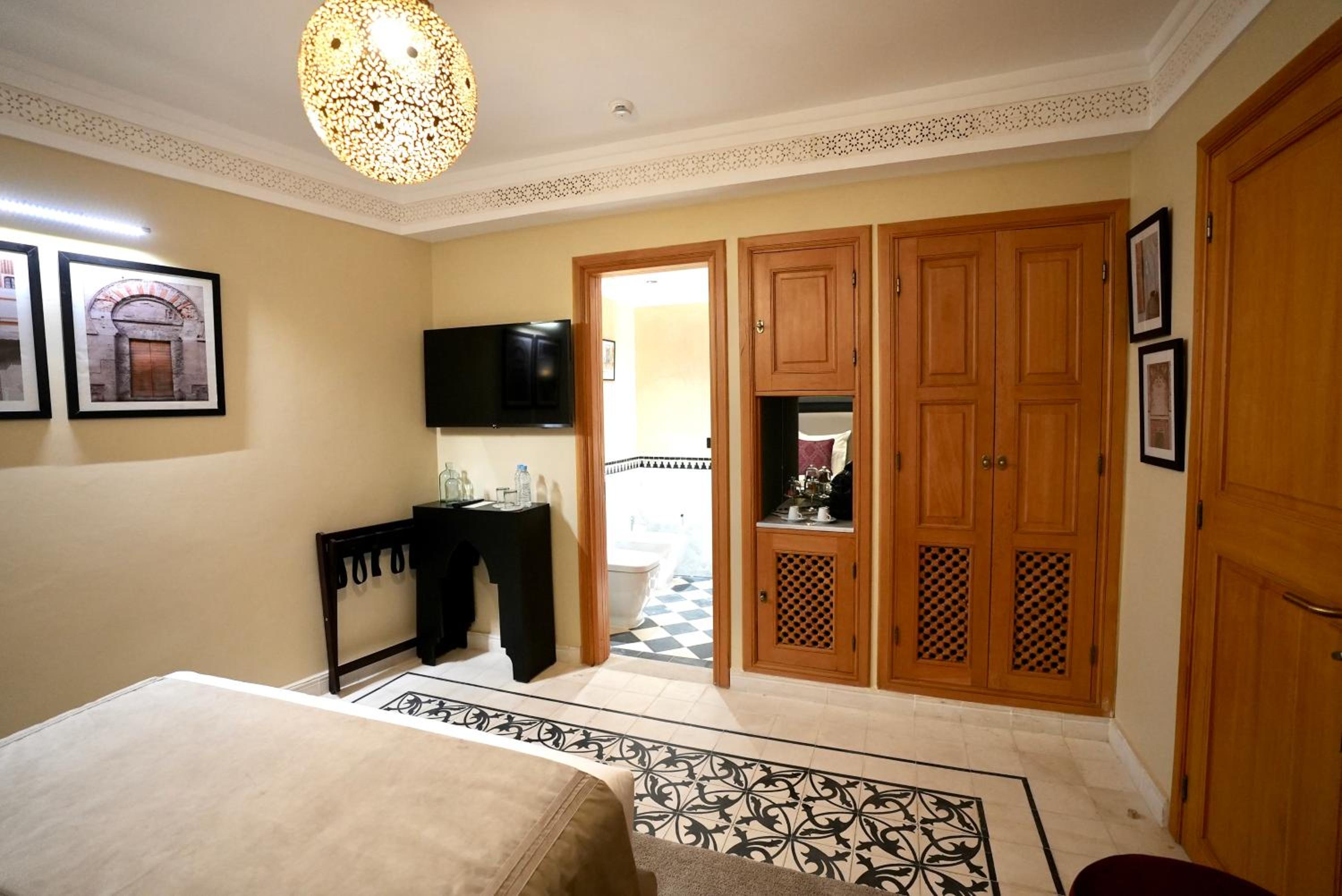 Double Room - Photo 5