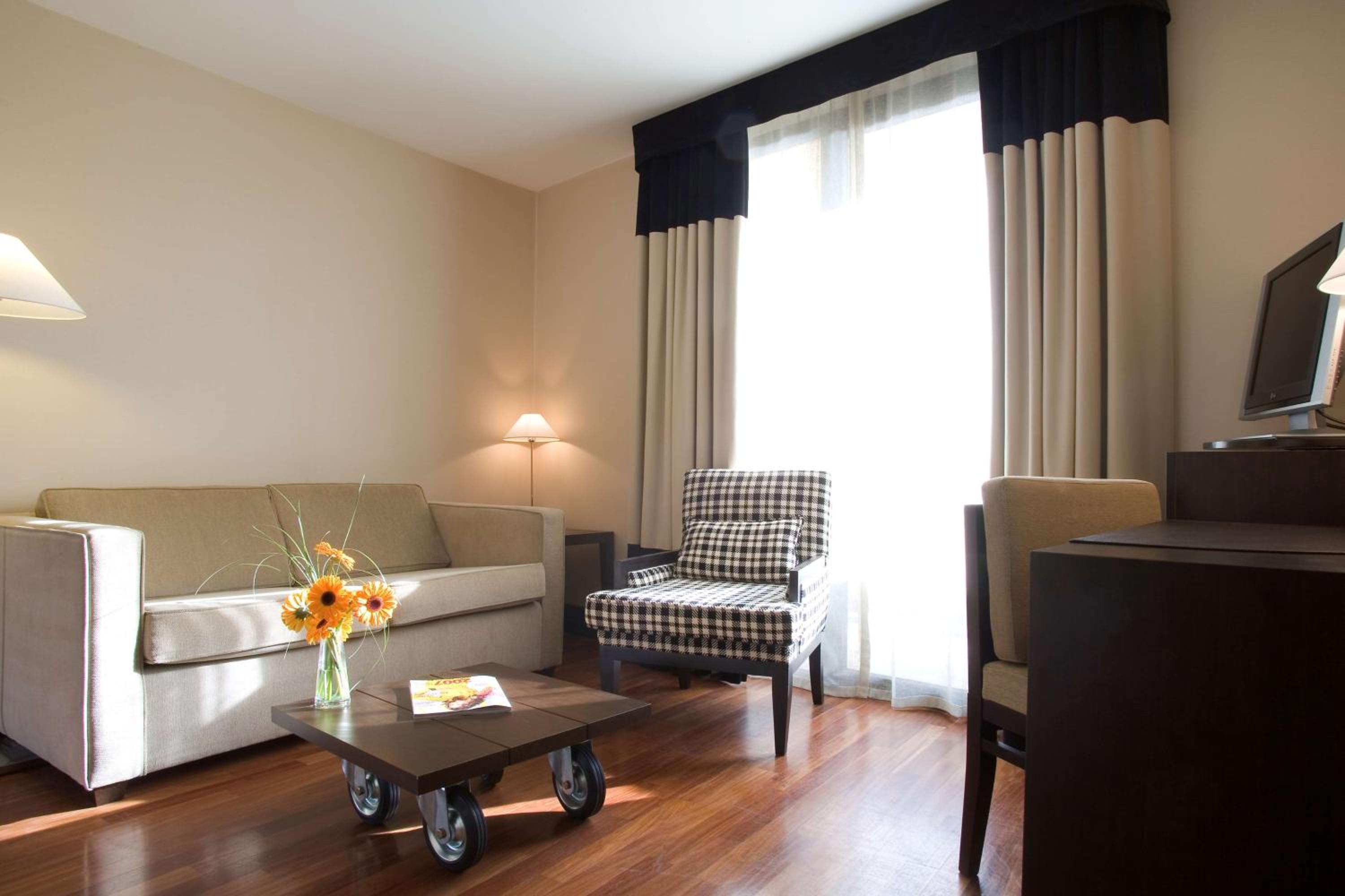 Superior Double or Twin Room - Photo 5