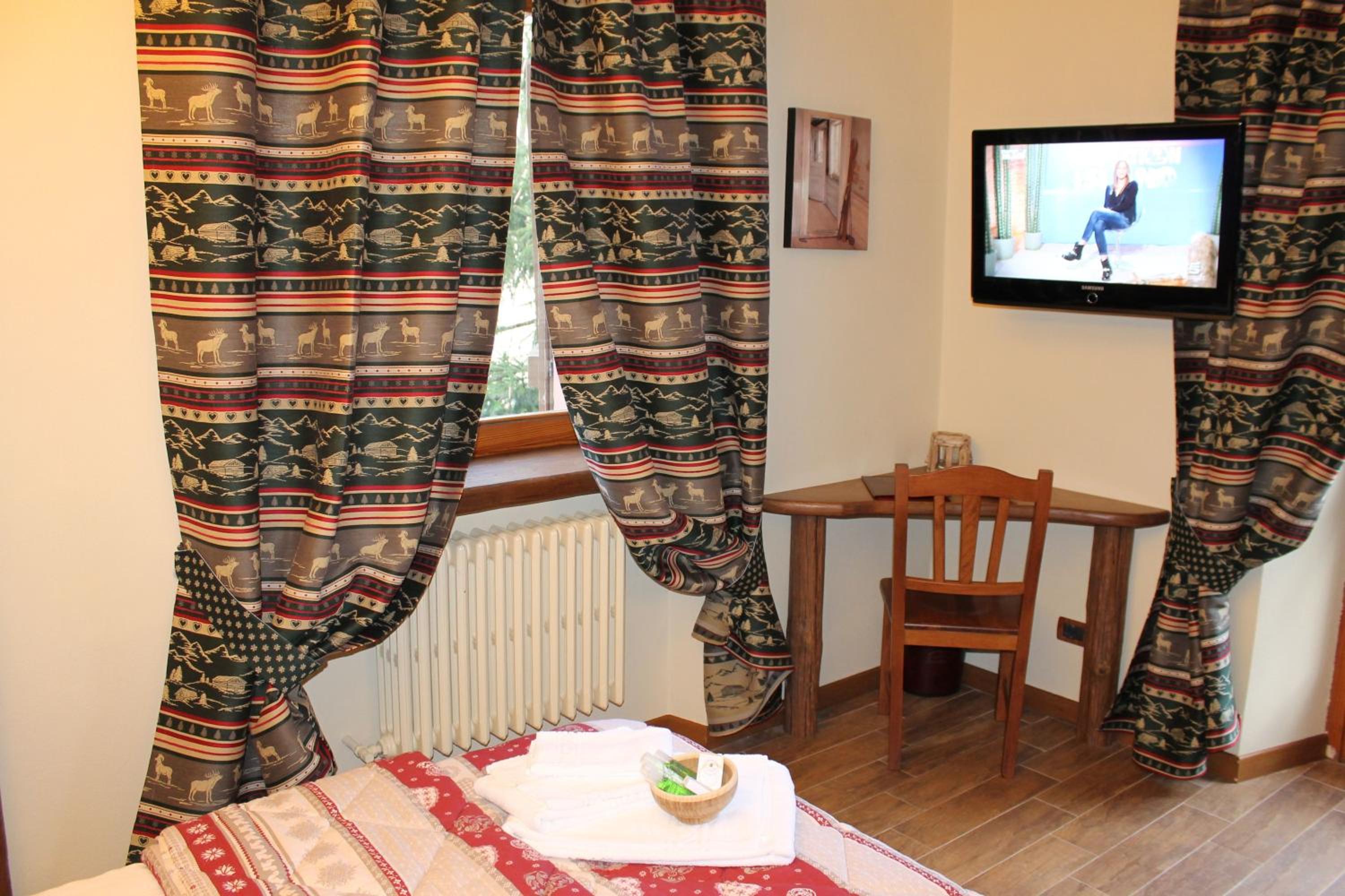 Superior Double or Twin Room photo 3
