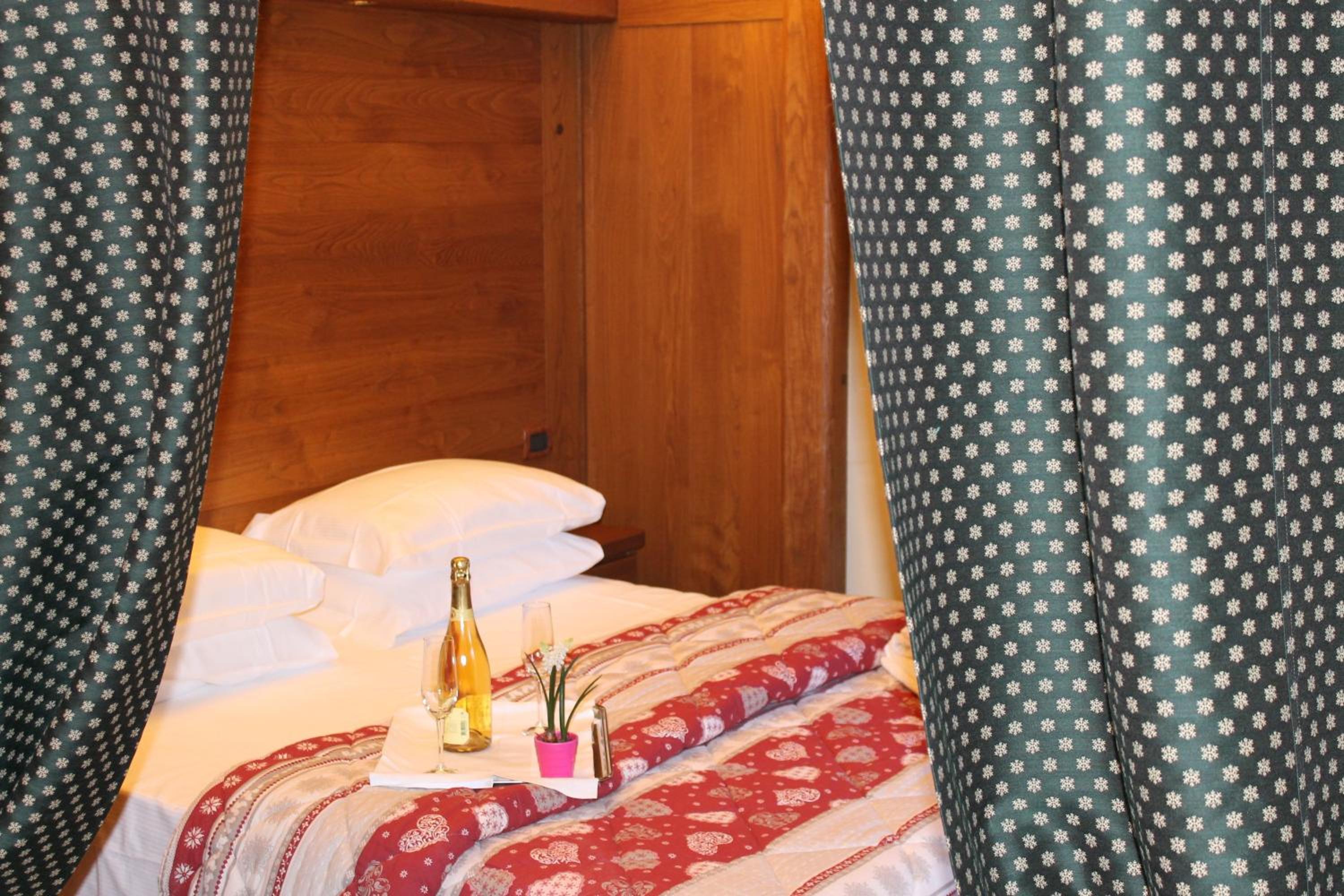 Superior Double or Twin Room photo 2