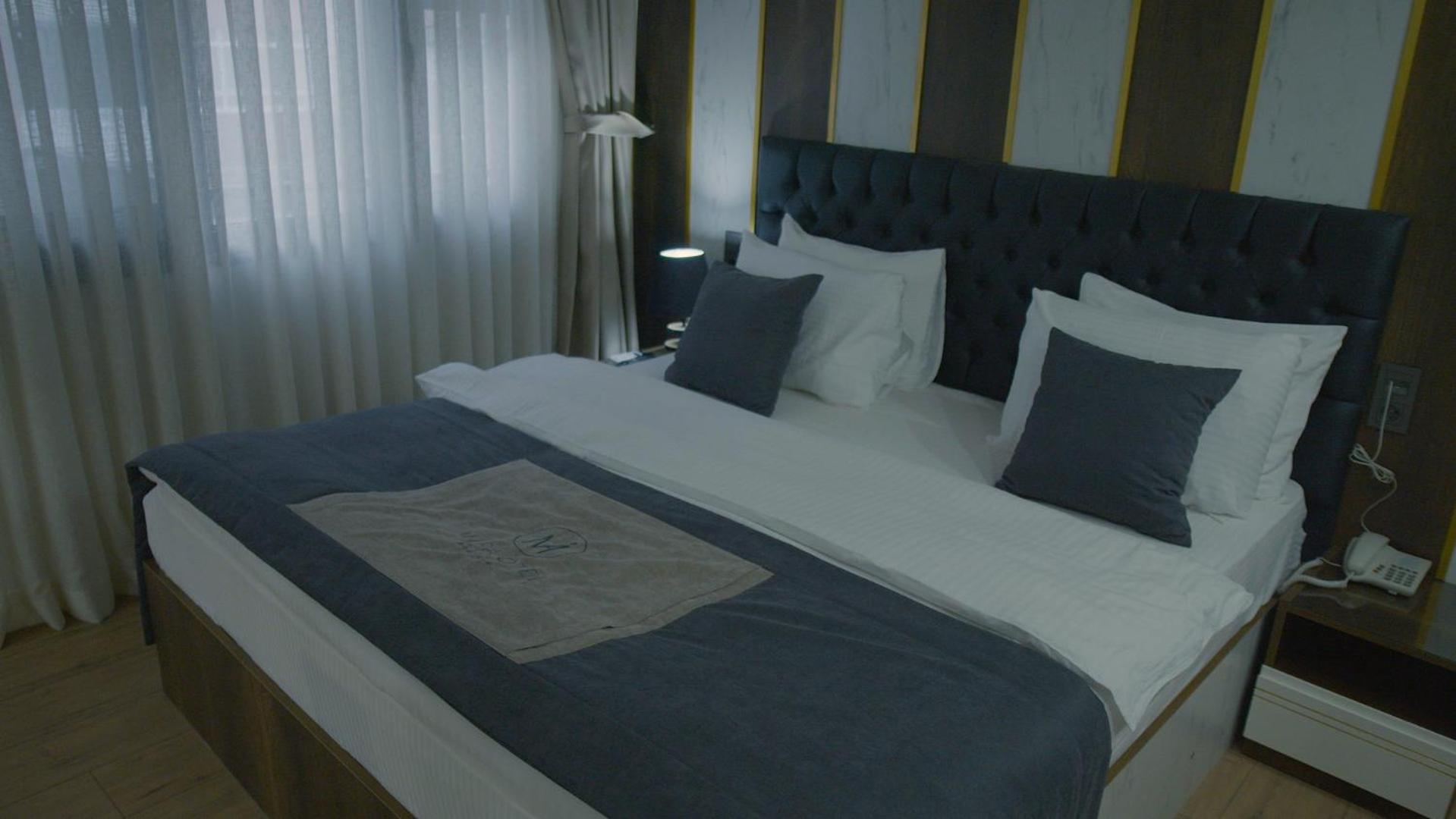Deluxe Junior Suite photo 2