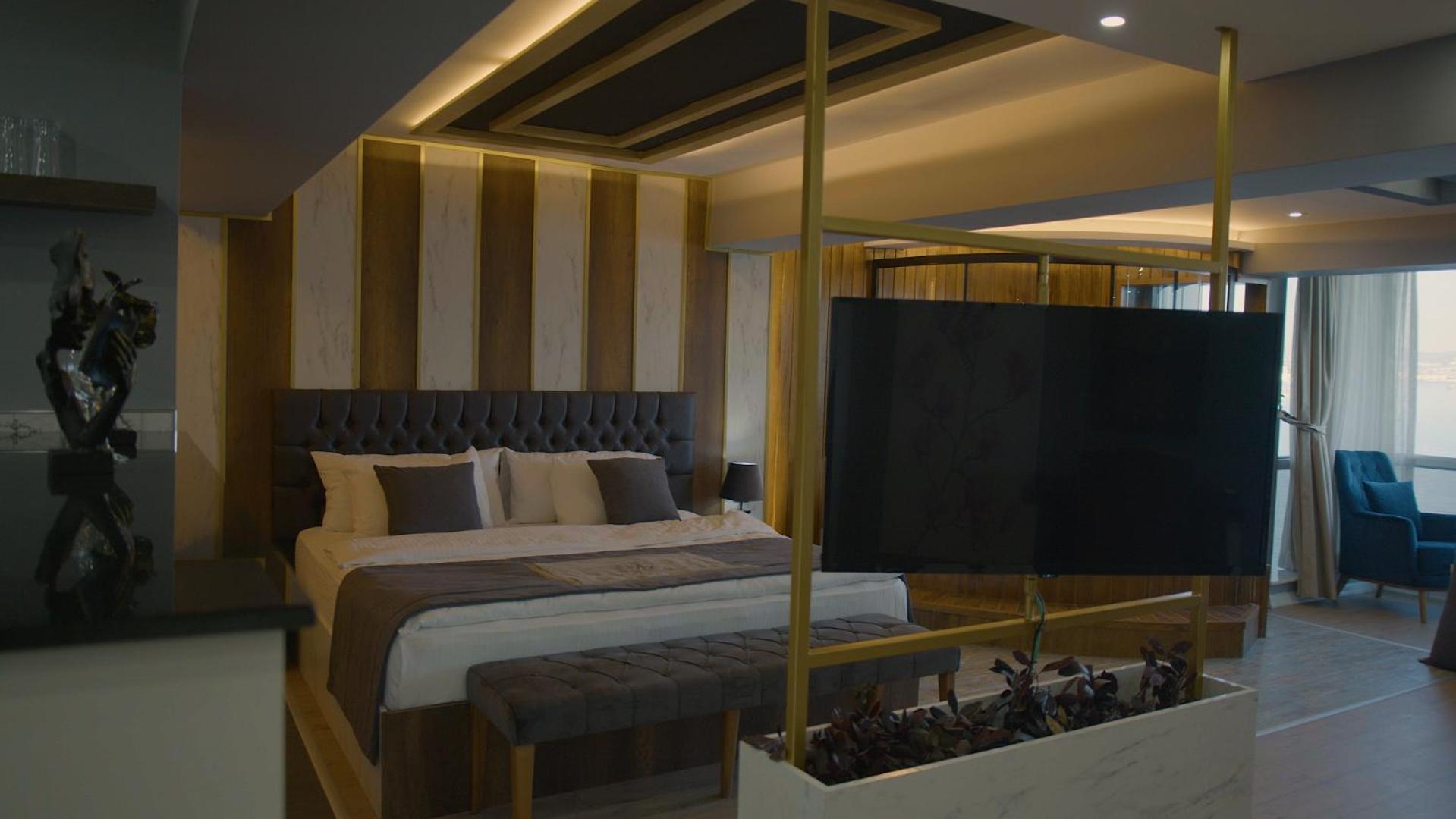 Deluxe Suite with Sea View photo 1