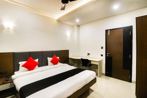 Deluxe Room - Photo 8