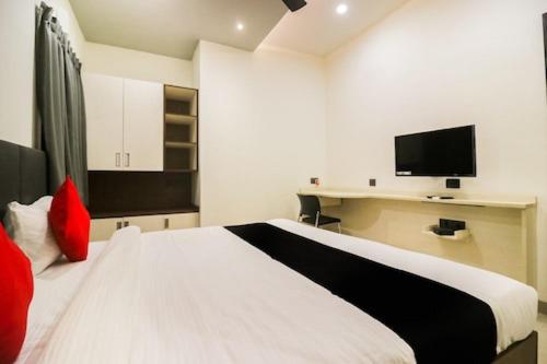 Deluxe Room - Photo 7