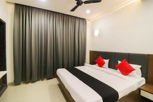 Deluxe Room - Photo 6