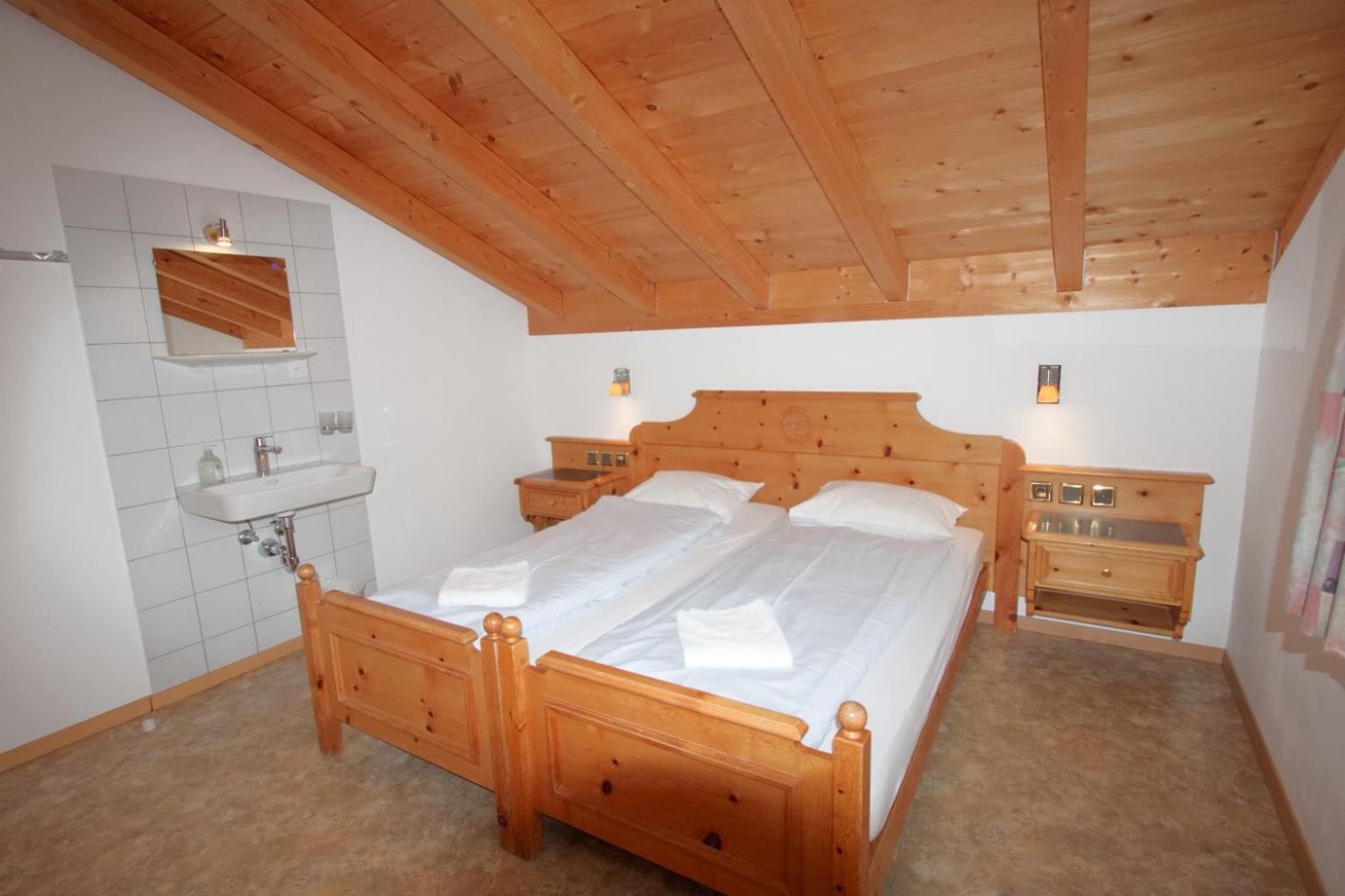 Double Room with Private Bathroom photo 1