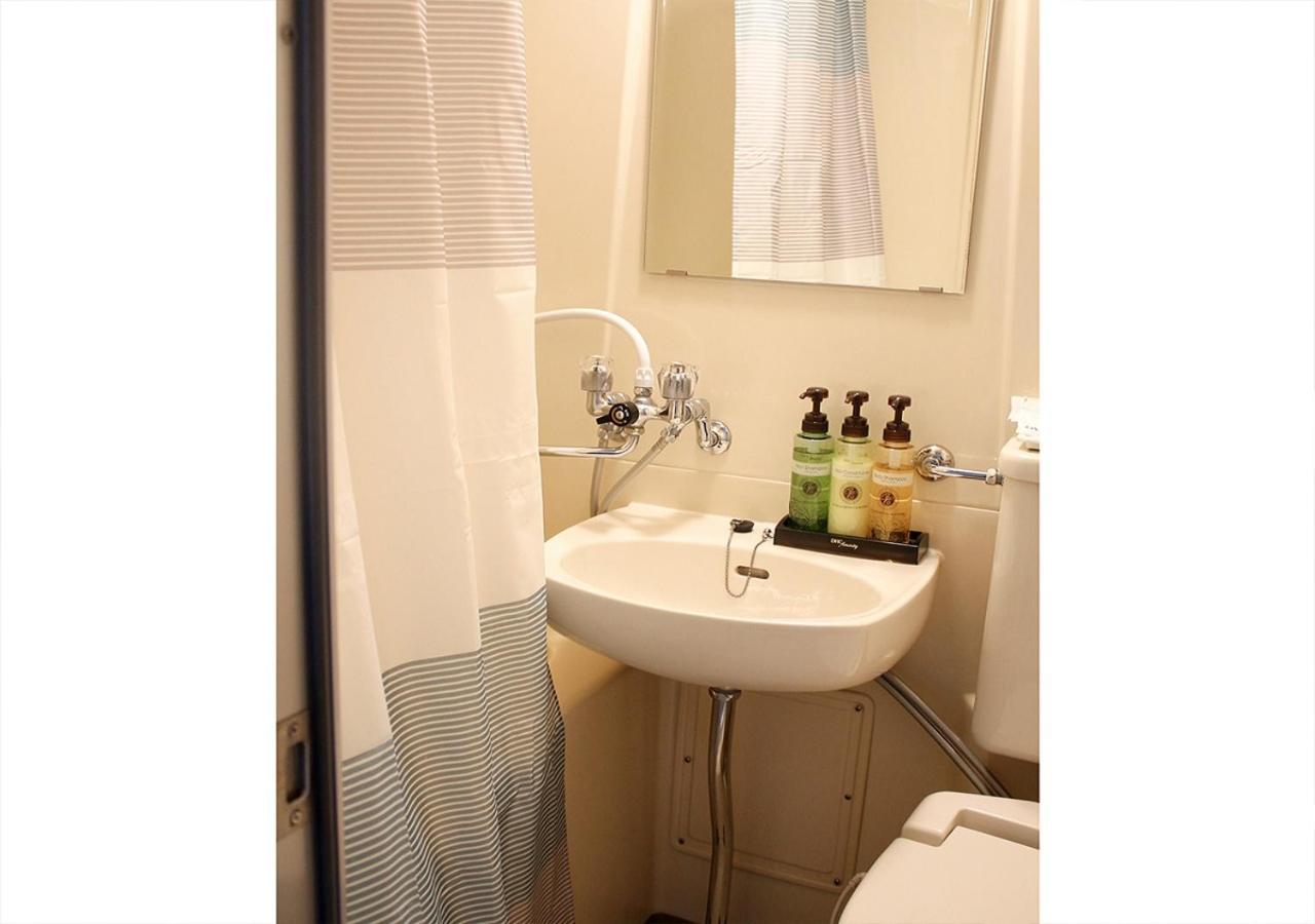 Double Room with Small Double Bed - Smoking - Photo 3