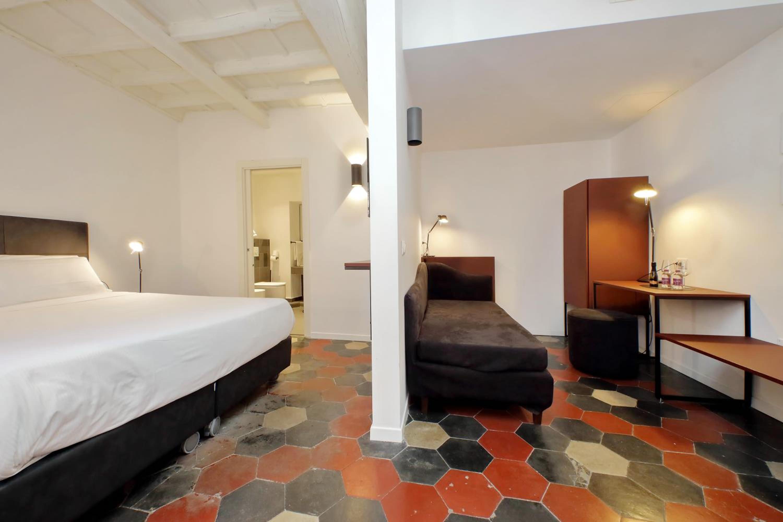 Superior Triple Room photo 2