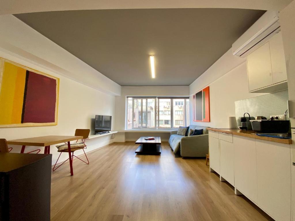 Studio with Sofa Bed