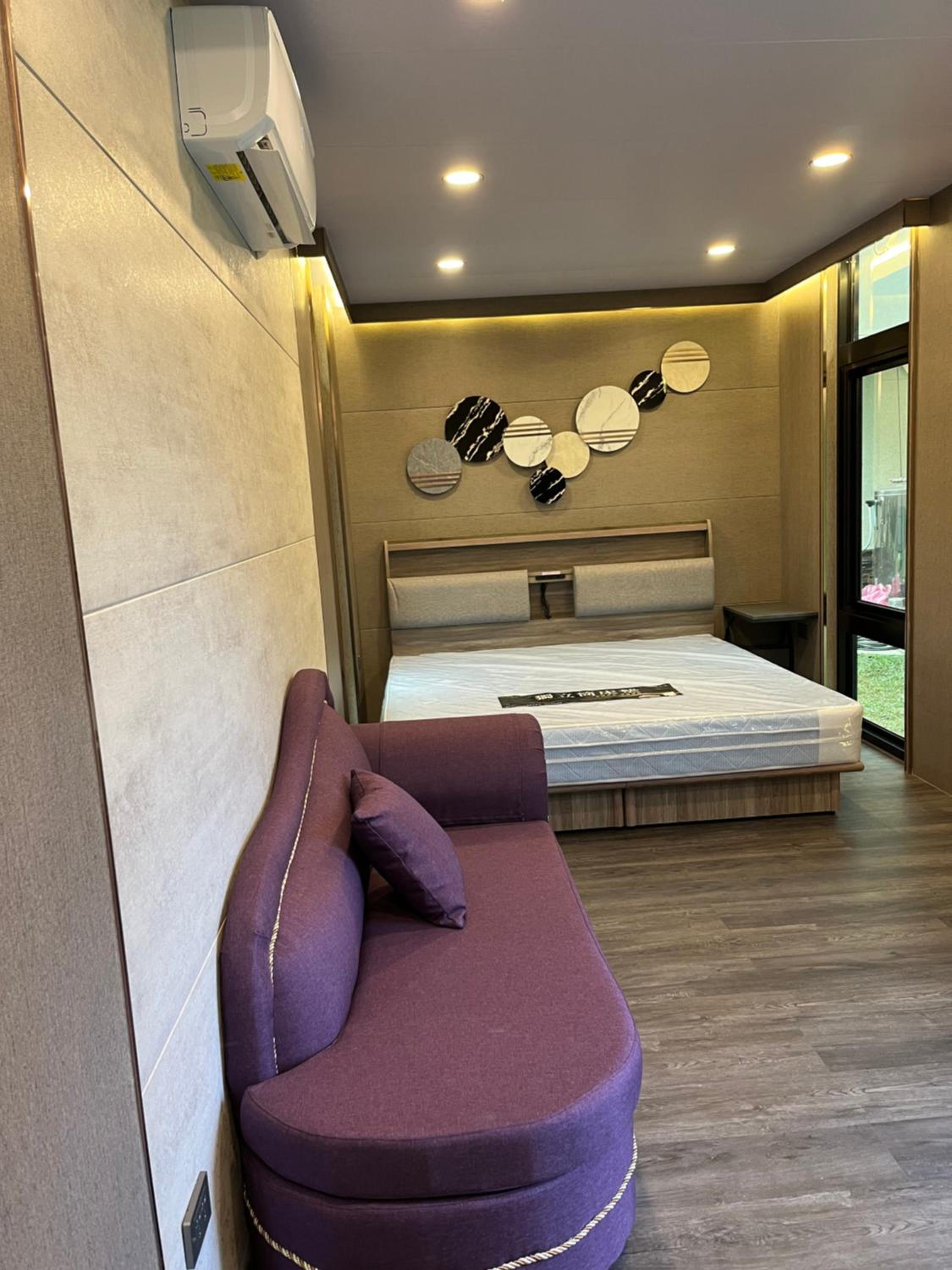 Queen Room photo 1