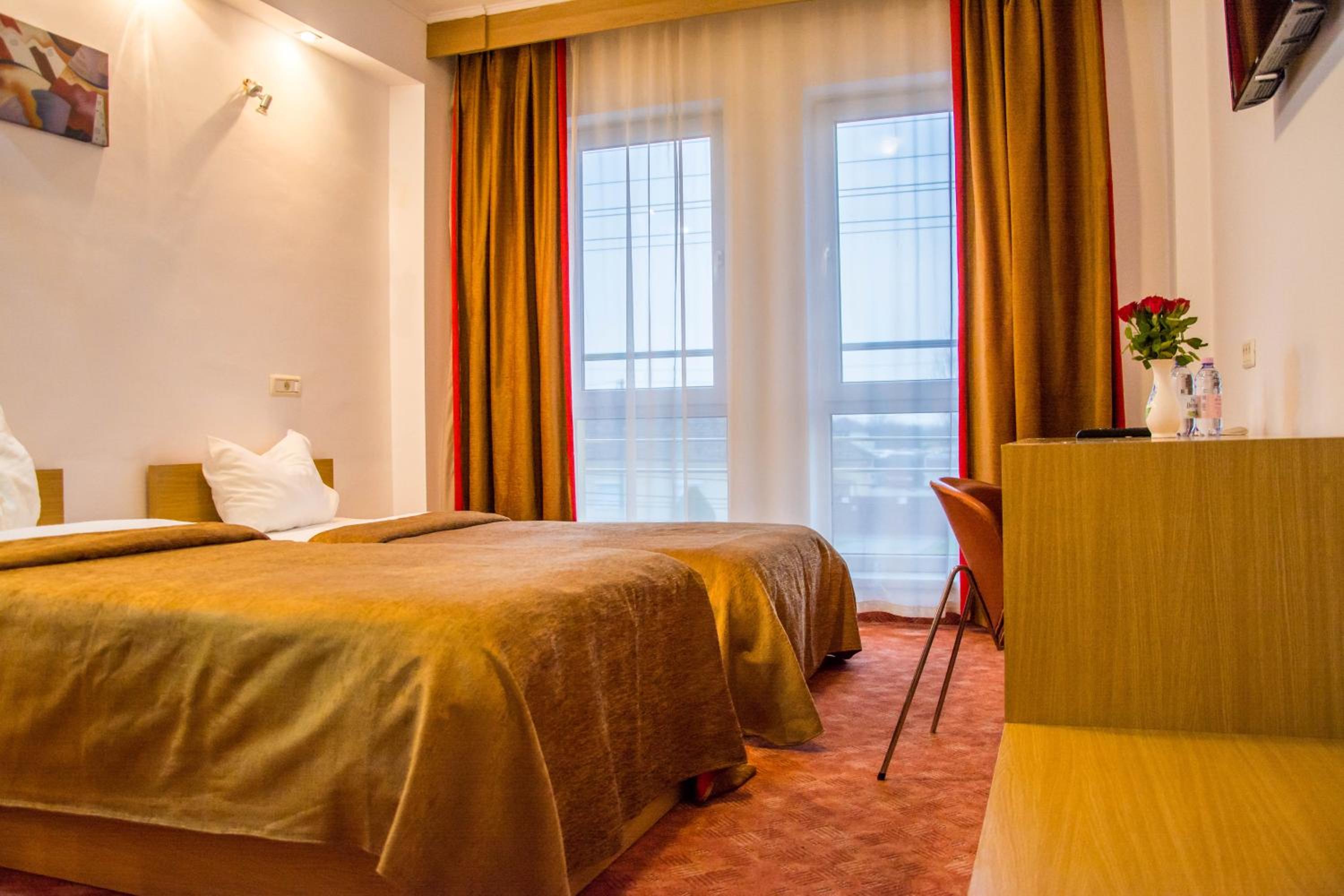 Double or Twin Room photo 2
