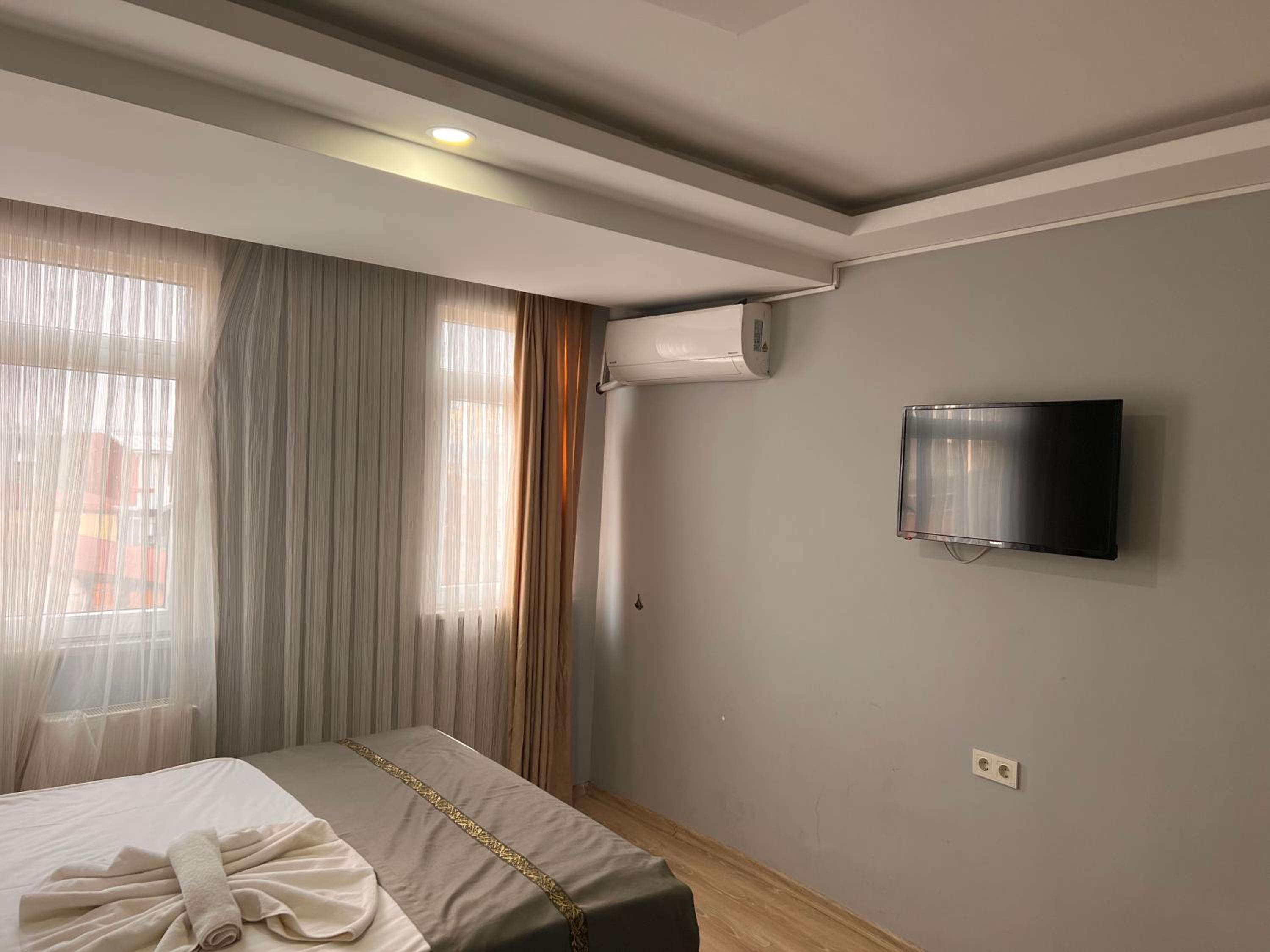 Large Double Room photo 1