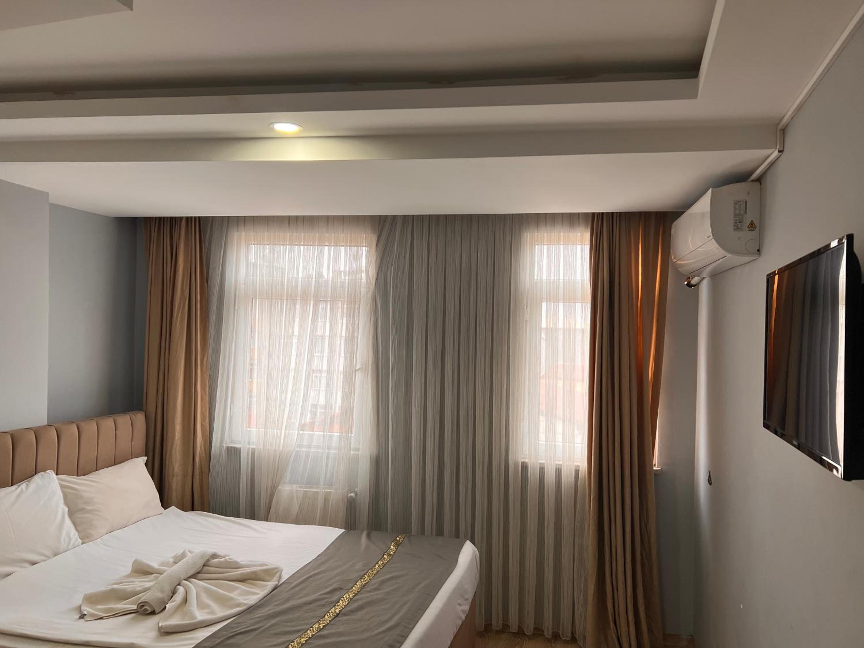 Large Double Room photo 2