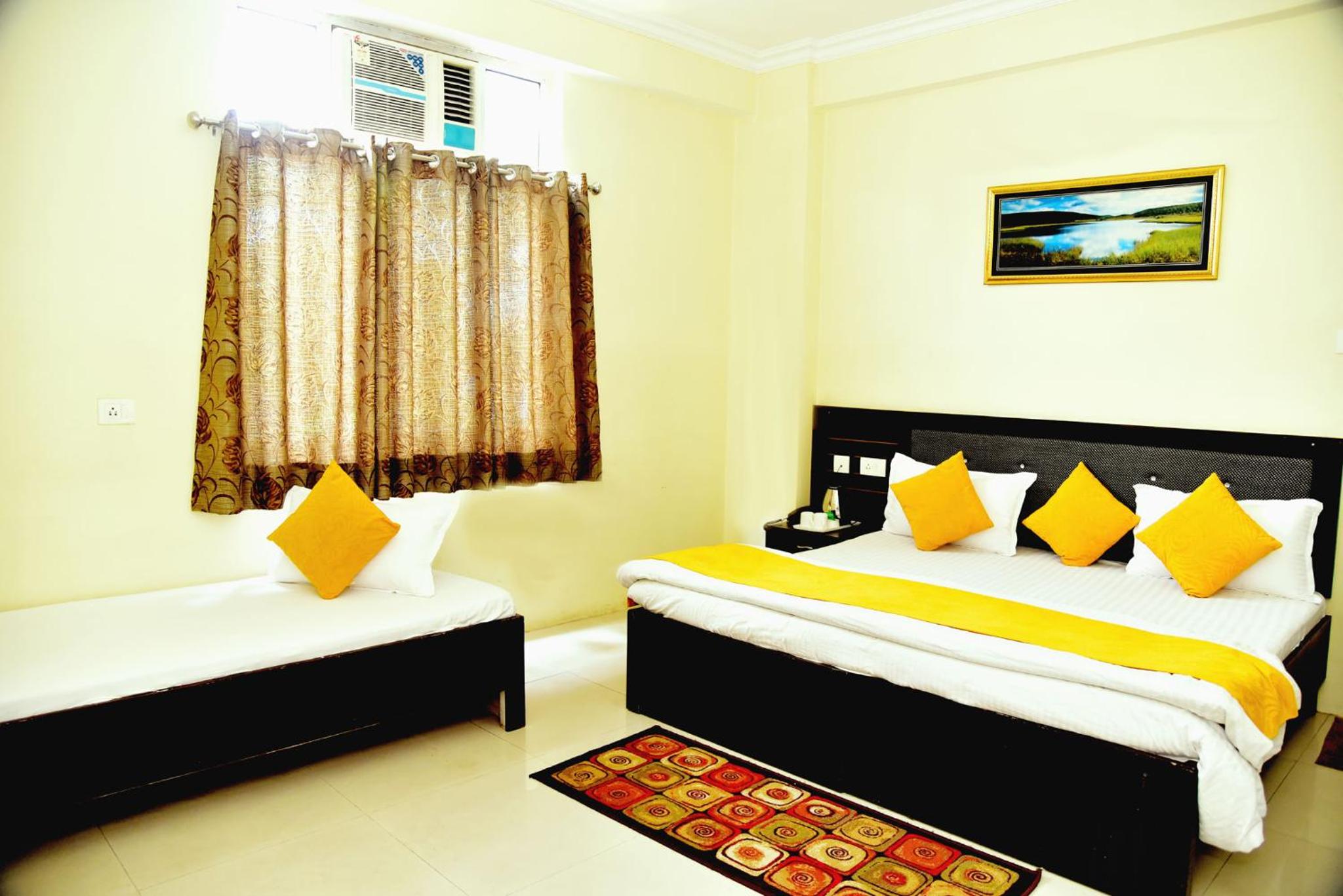 Triple Room with Private Bathroom - Photo 2