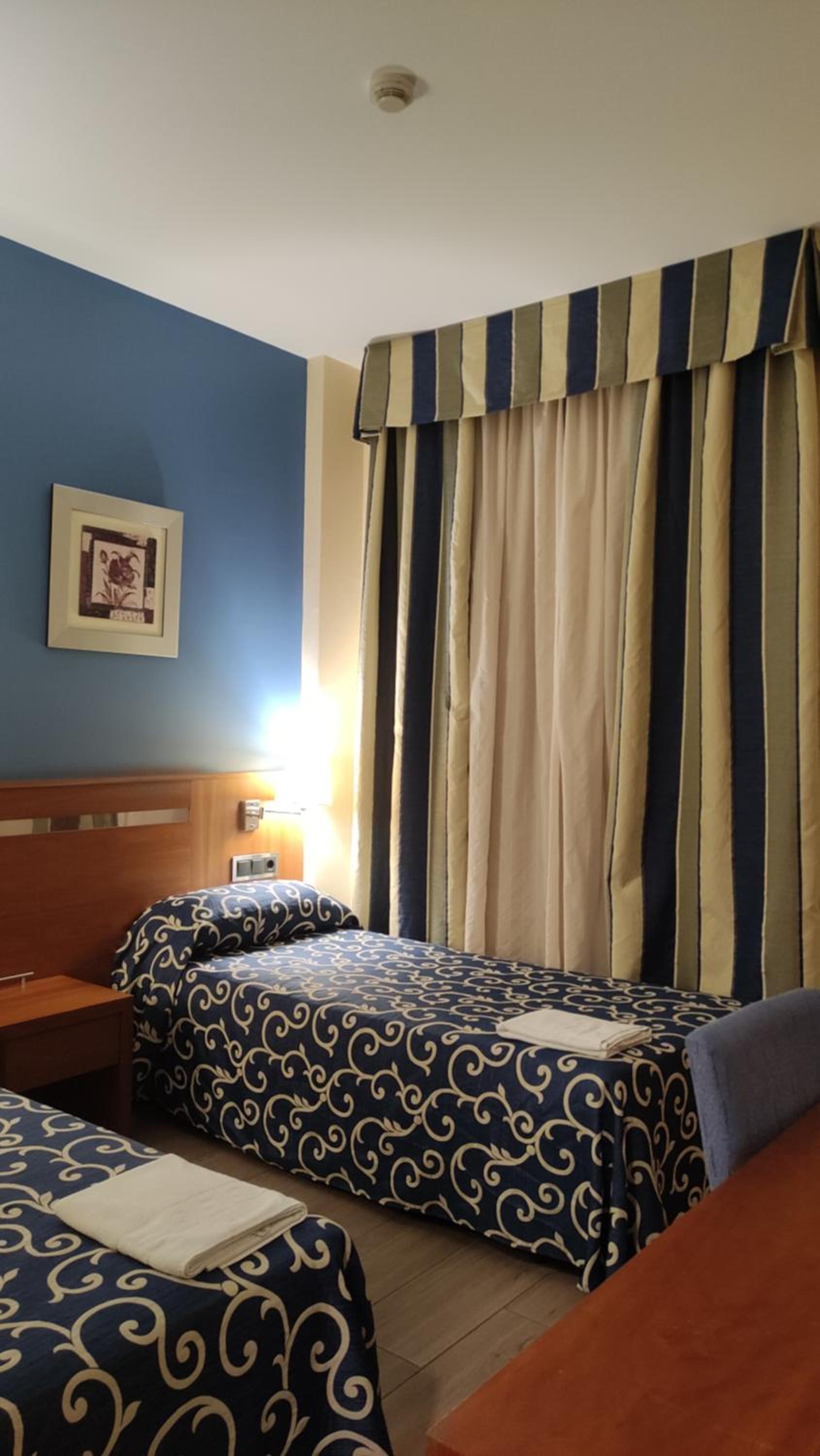Twin Room - Photo 3