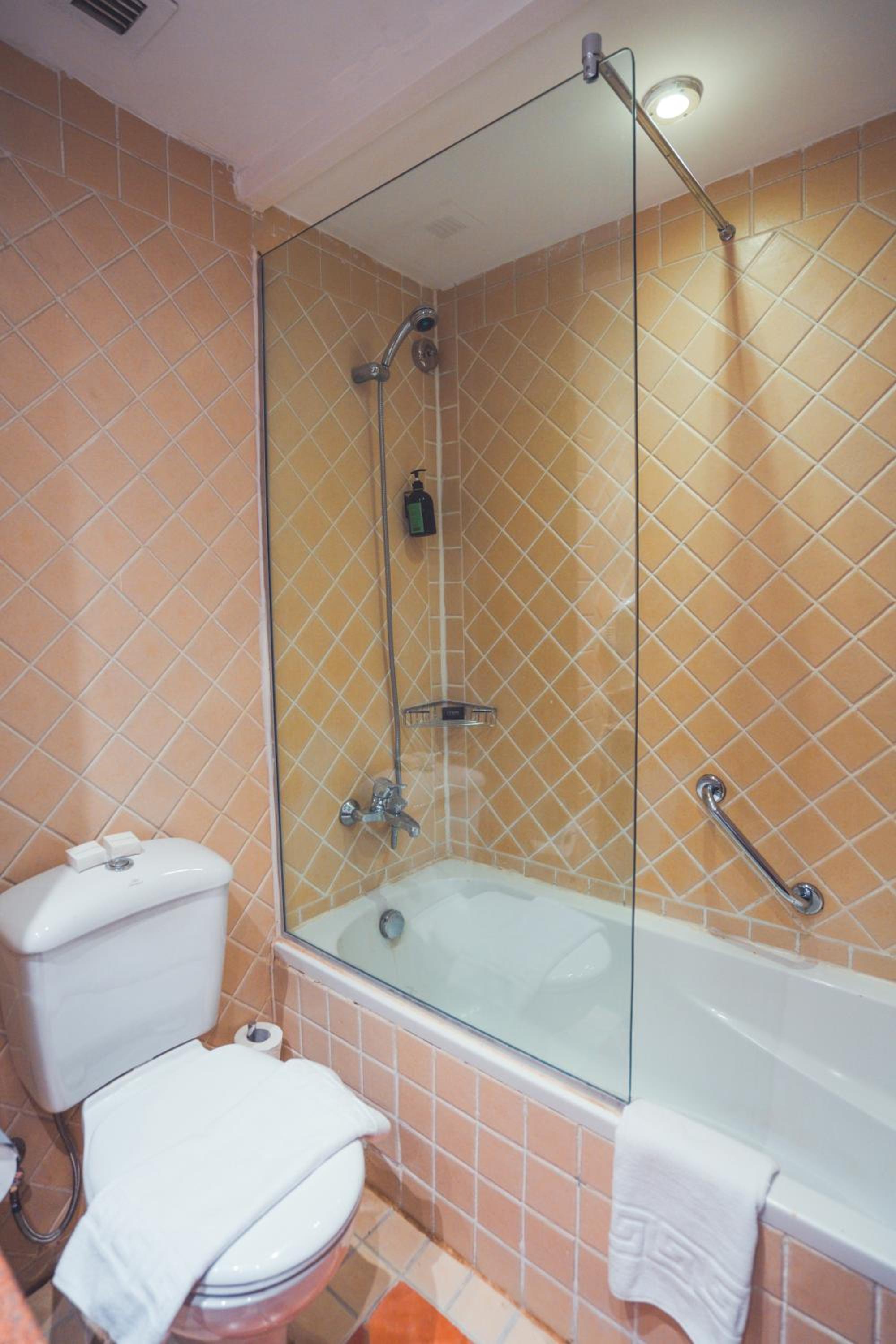 Standard Double or Twin Room - Photo 2